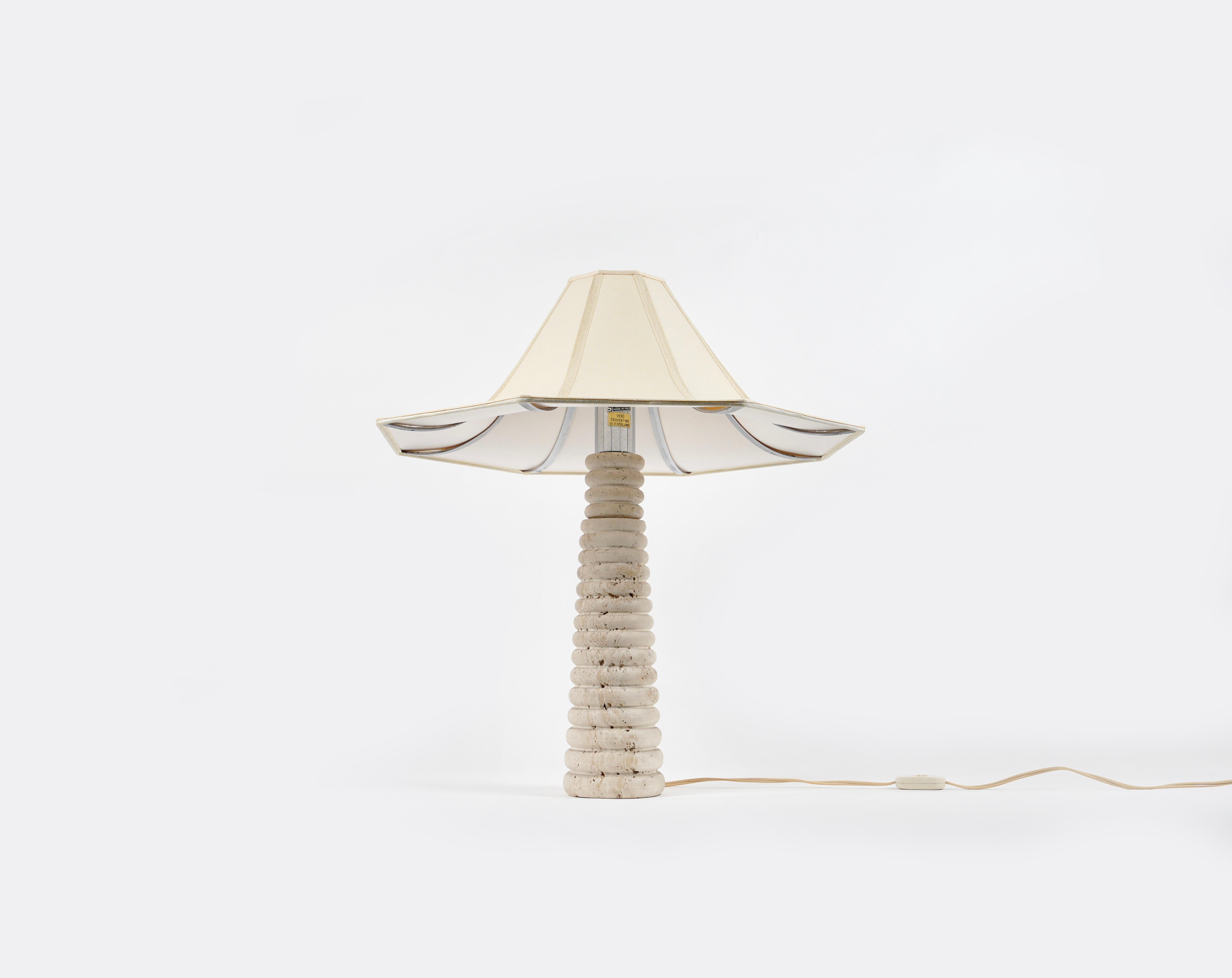Italian Midcentury Table Lamp in Travertine by Fratelli Mannelli, Italy 1970s For Sale