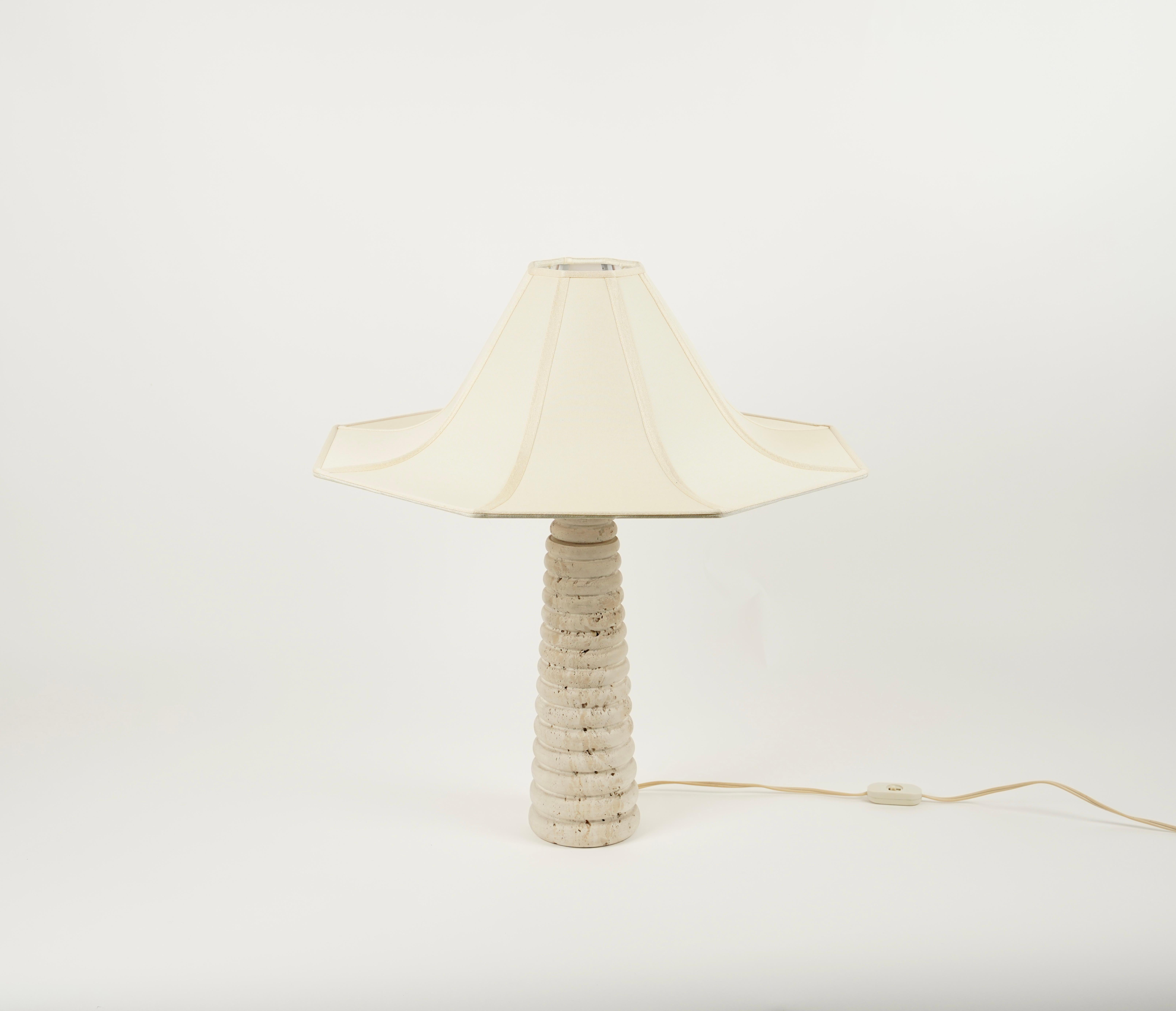 Midcentury Table Lamp in Travertine by Fratelli Mannelli, Italy 1970s In Good Condition For Sale In Rome, IT