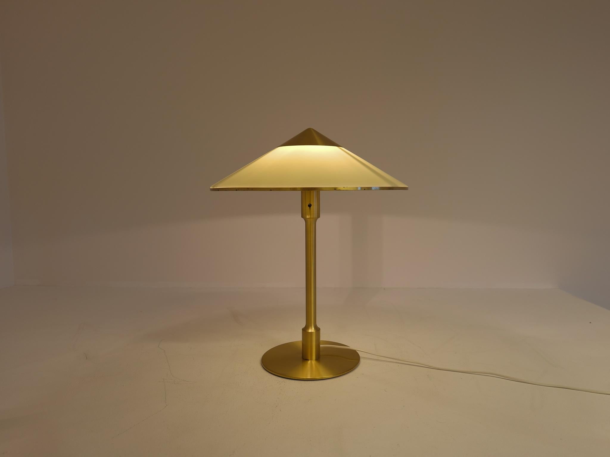 Lampe de table du milieu du siècle 