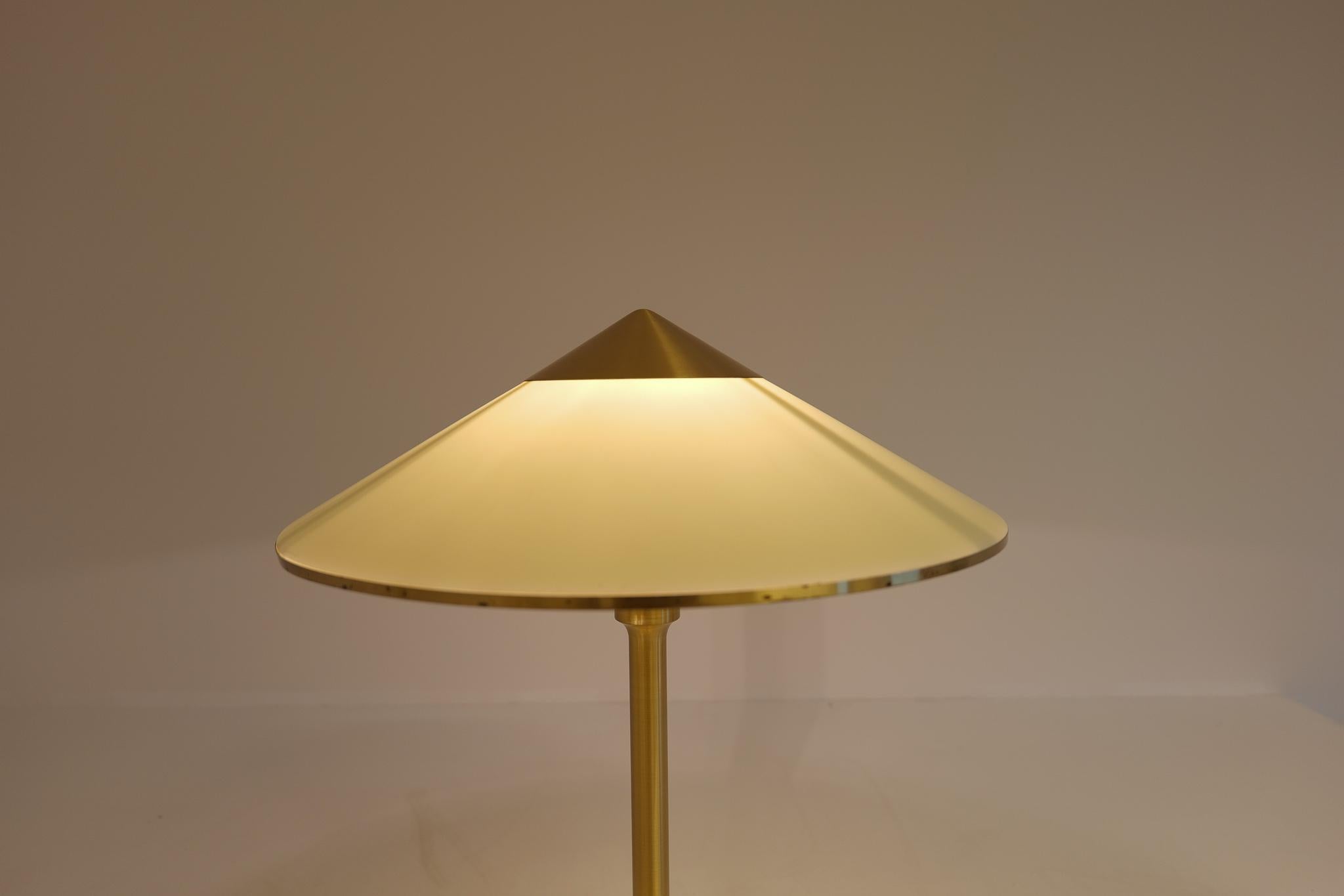 Lampe de table du milieu du siècle 