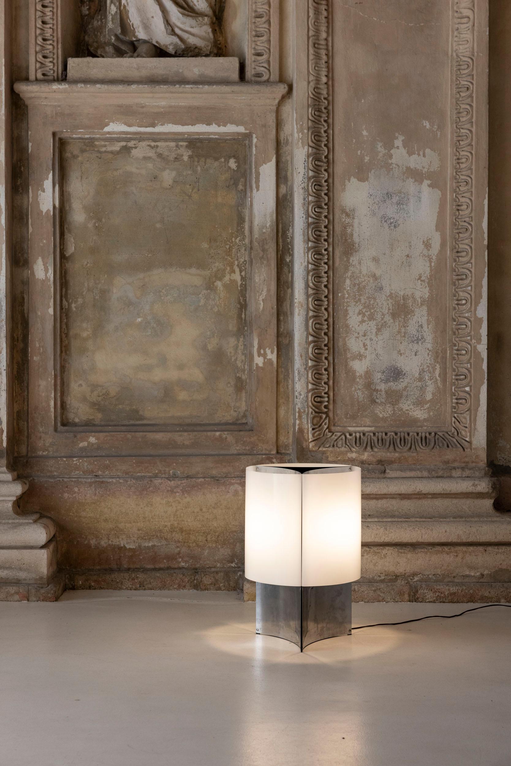 Mid-Century Modern Lampe de table du milieu du siècle dernier, Mod. 526 de Massimo Vignelli pour Arteluce, Italie 1965 en vente