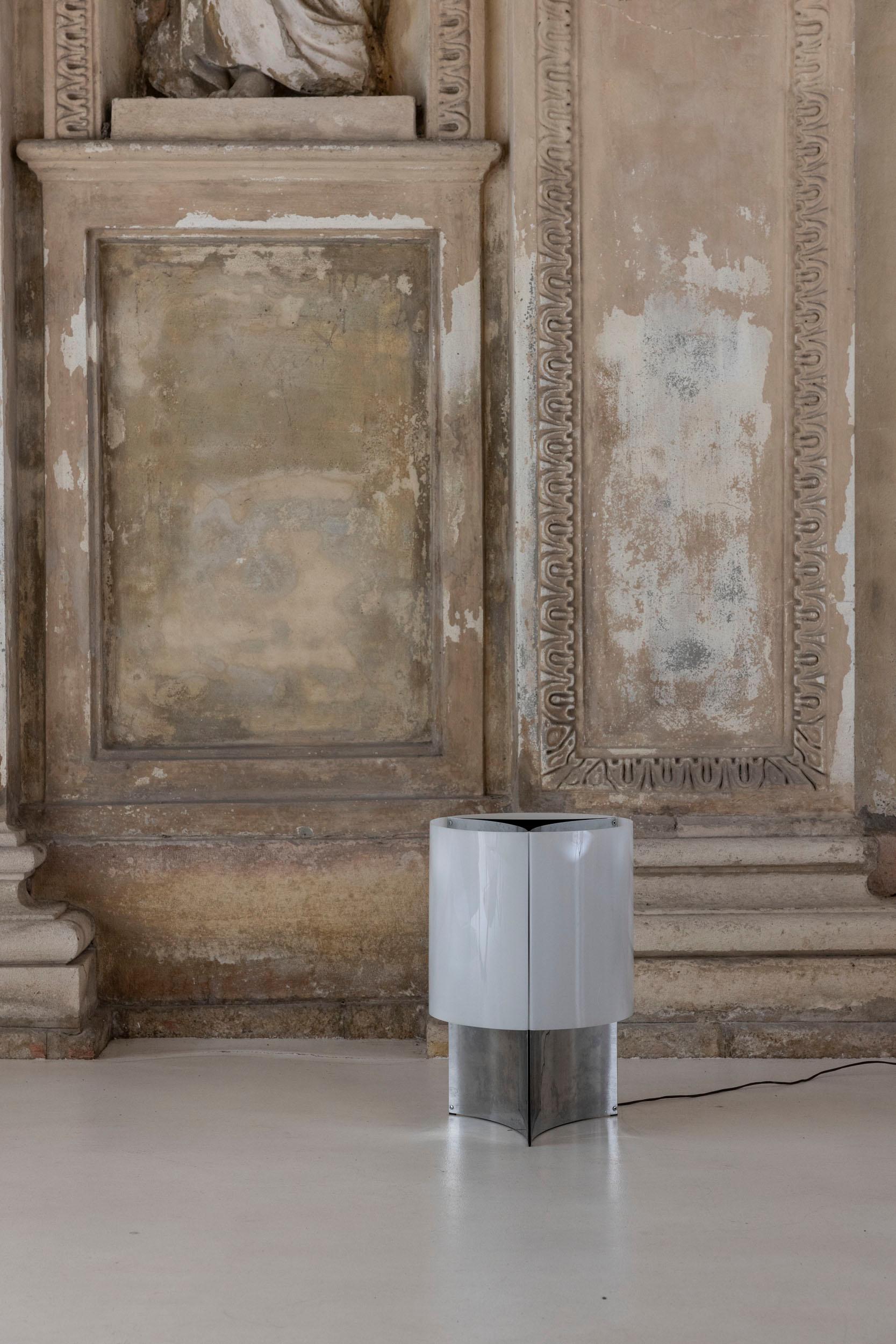italien Lampe de table du milieu du siècle dernier, Mod. 526 de Massimo Vignelli pour Arteluce, Italie 1965 en vente
