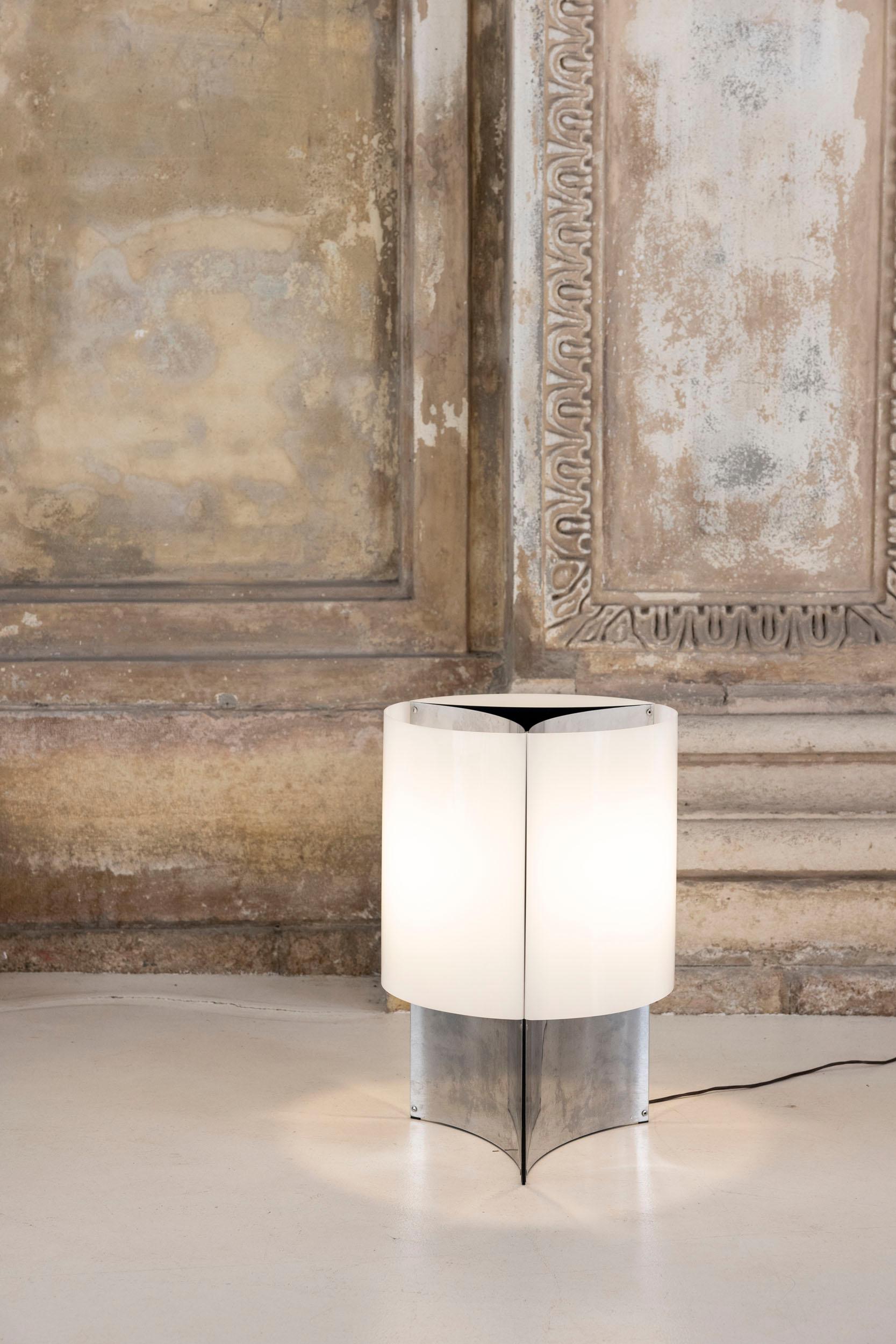 Lampe de table du milieu du siècle dernier, Mod. 526 de Massimo Vignelli pour Arteluce, Italie 1965 Excellent état - En vente à Piacenza, Italy