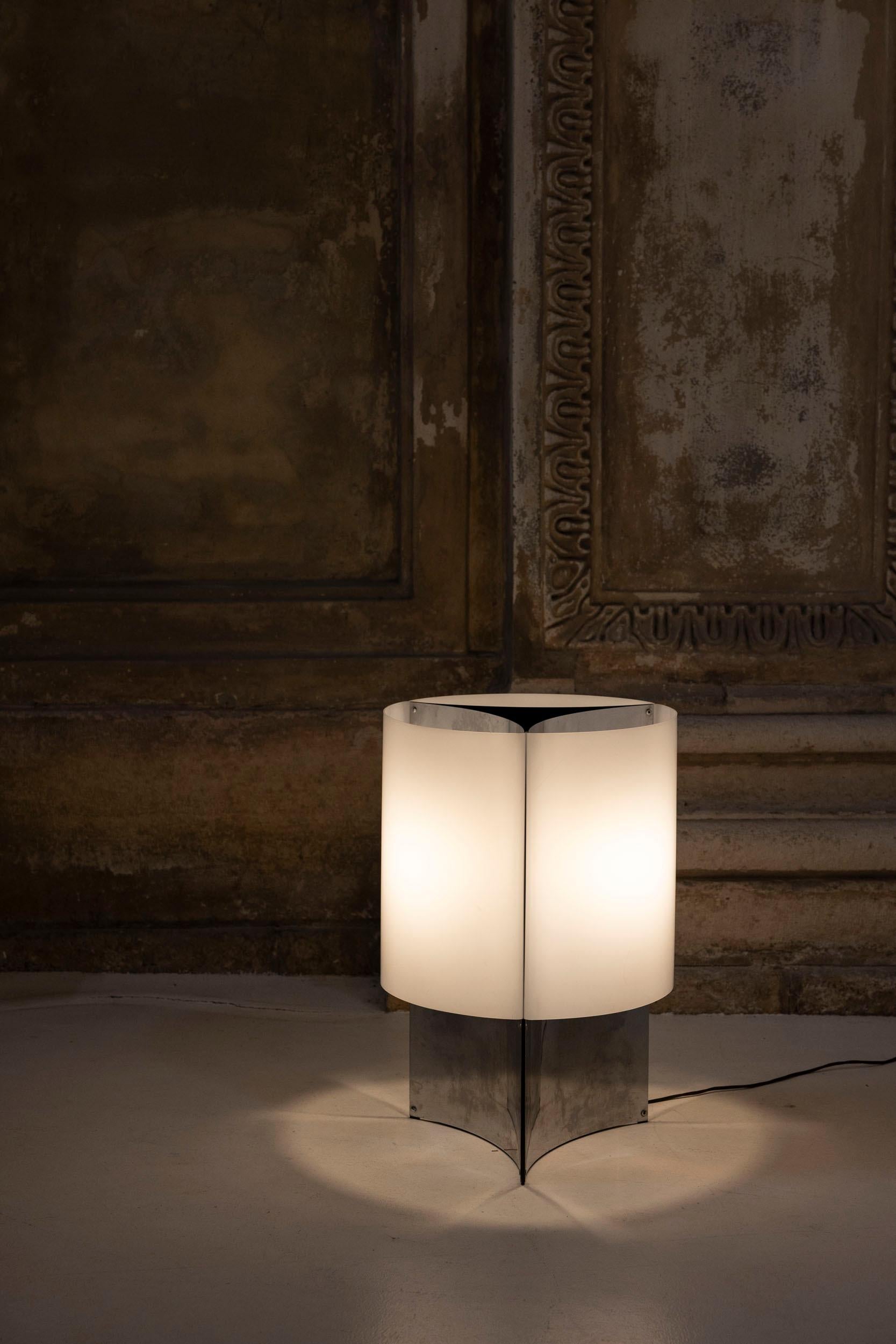 Milieu du XXe siècle Lampe de table du milieu du siècle dernier, Mod. 526 de Massimo Vignelli pour Arteluce, Italie 1965 en vente
