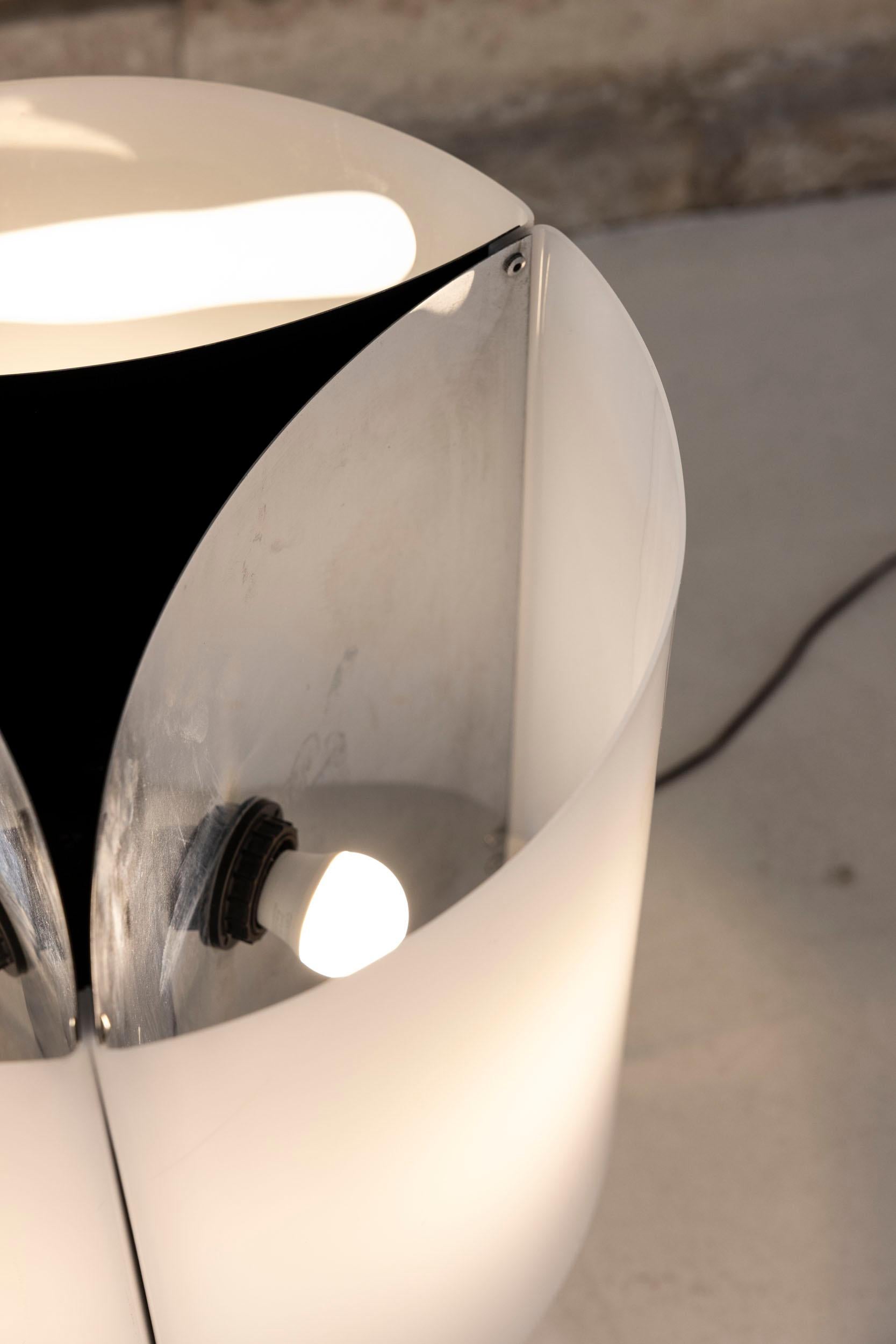 Lampe de table du milieu du siècle dernier, Mod. 526 de Massimo Vignelli pour Arteluce, Italie 1965 en vente 1