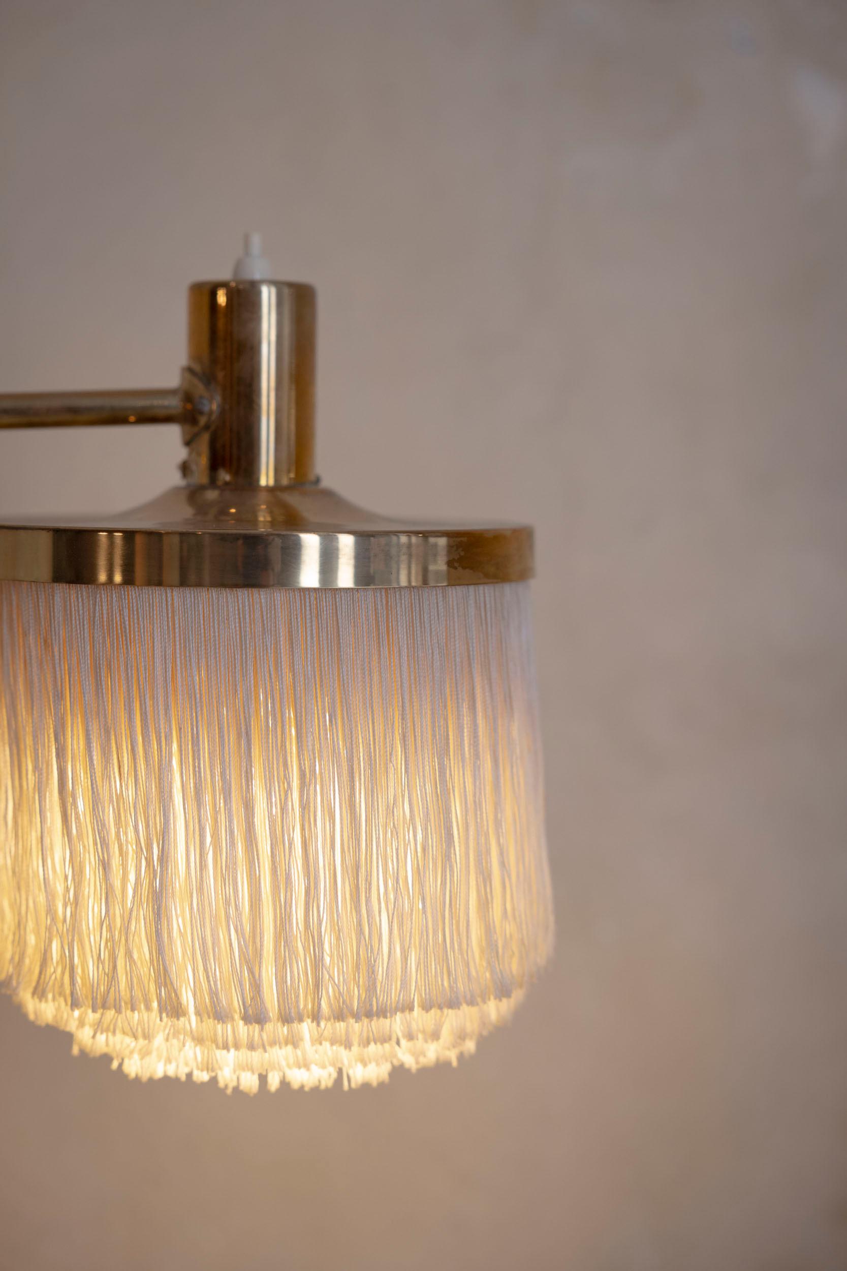 Laiton Lampe de table du milieu du siècle modèle B140 à franges par Hans-Agne Jakobsson, Suède, années 1960 en vente