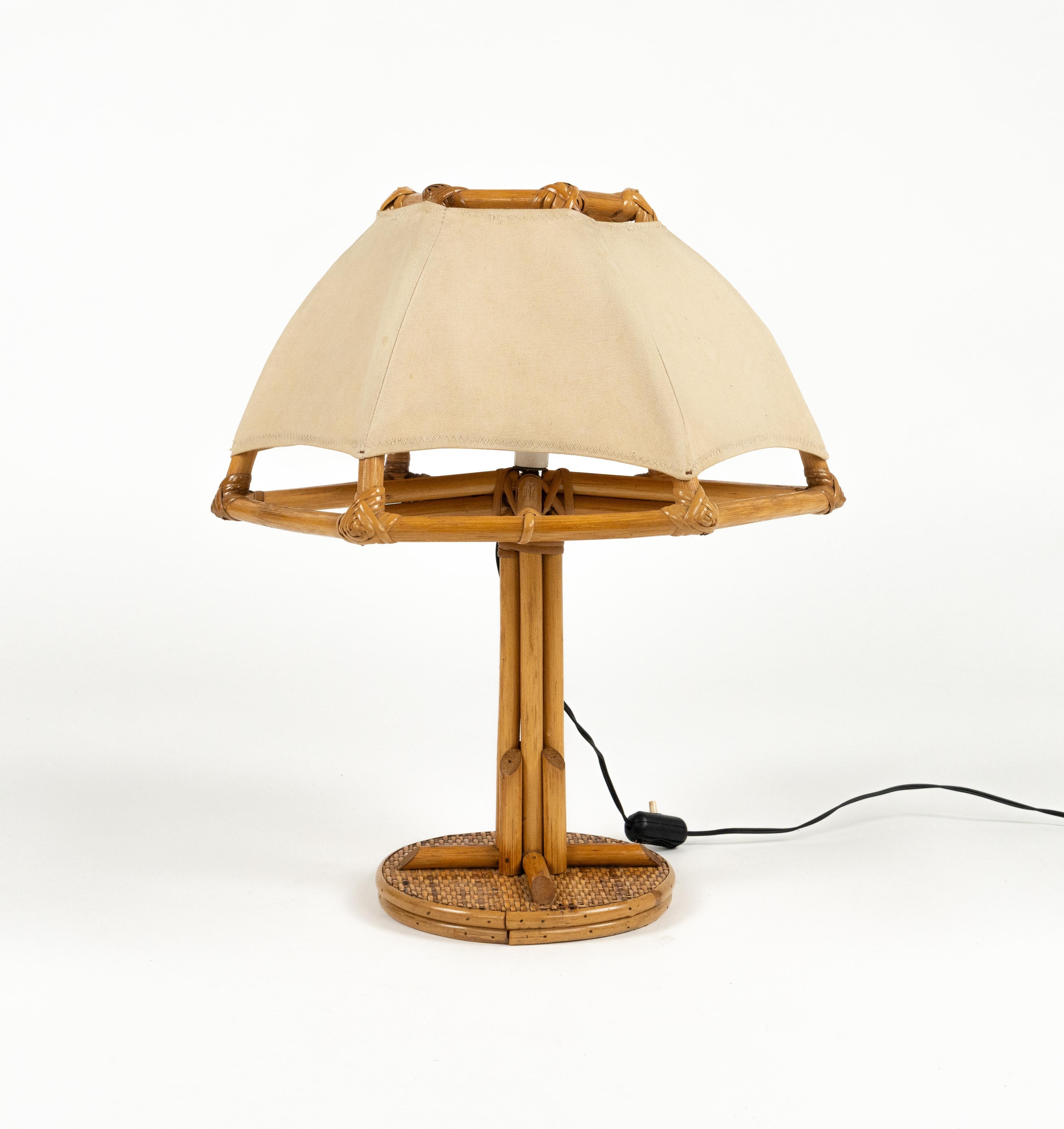 Mid-Century-Tischlampe aus Rattan und Bambus im Louis Sognot-Stil, Italien 1970er Jahre im Angebot 3