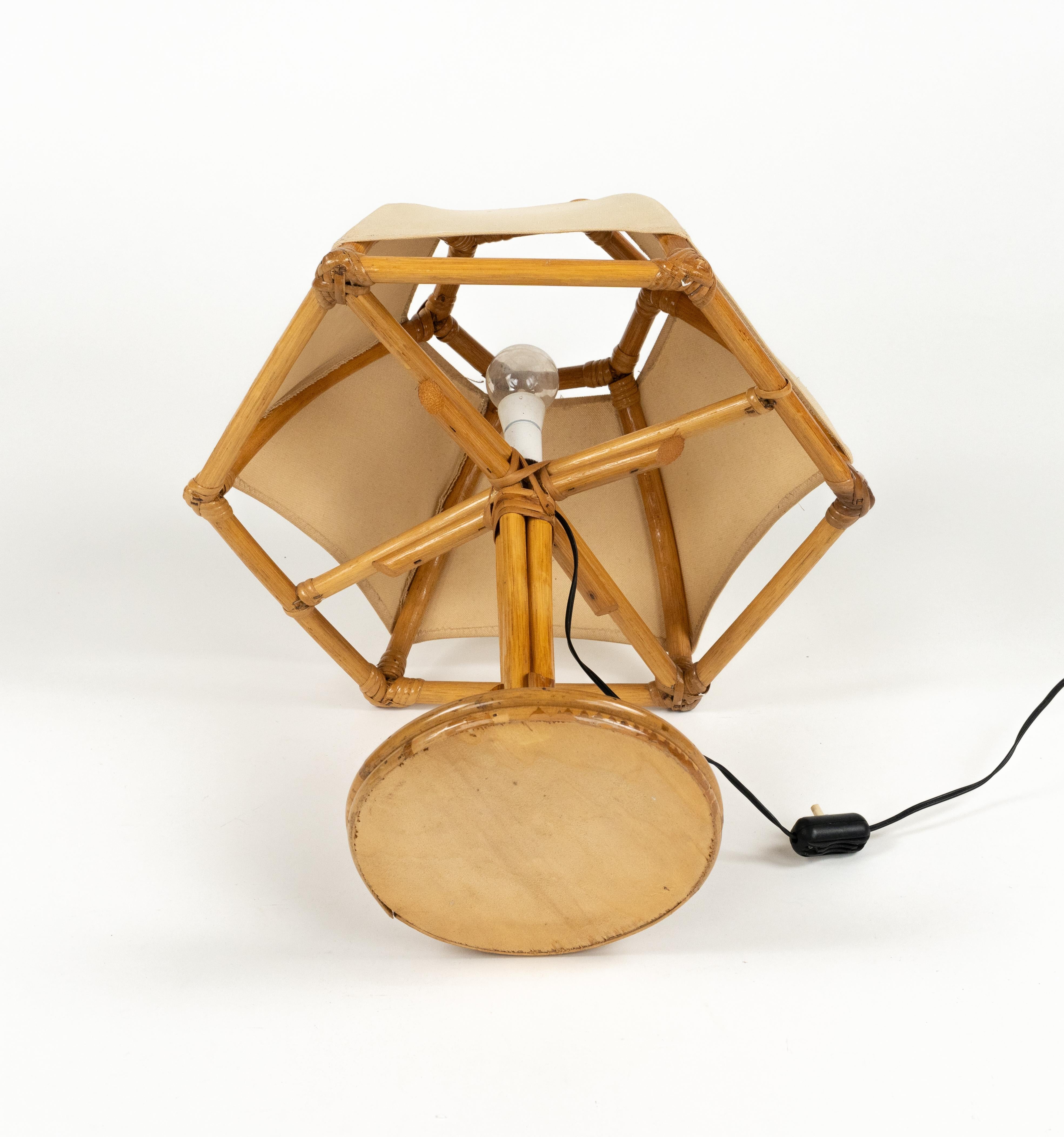 Mid-Century-Tischlampe aus Rattan und Bambus im Louis Sognot-Stil, Italien 1970er Jahre im Angebot 6