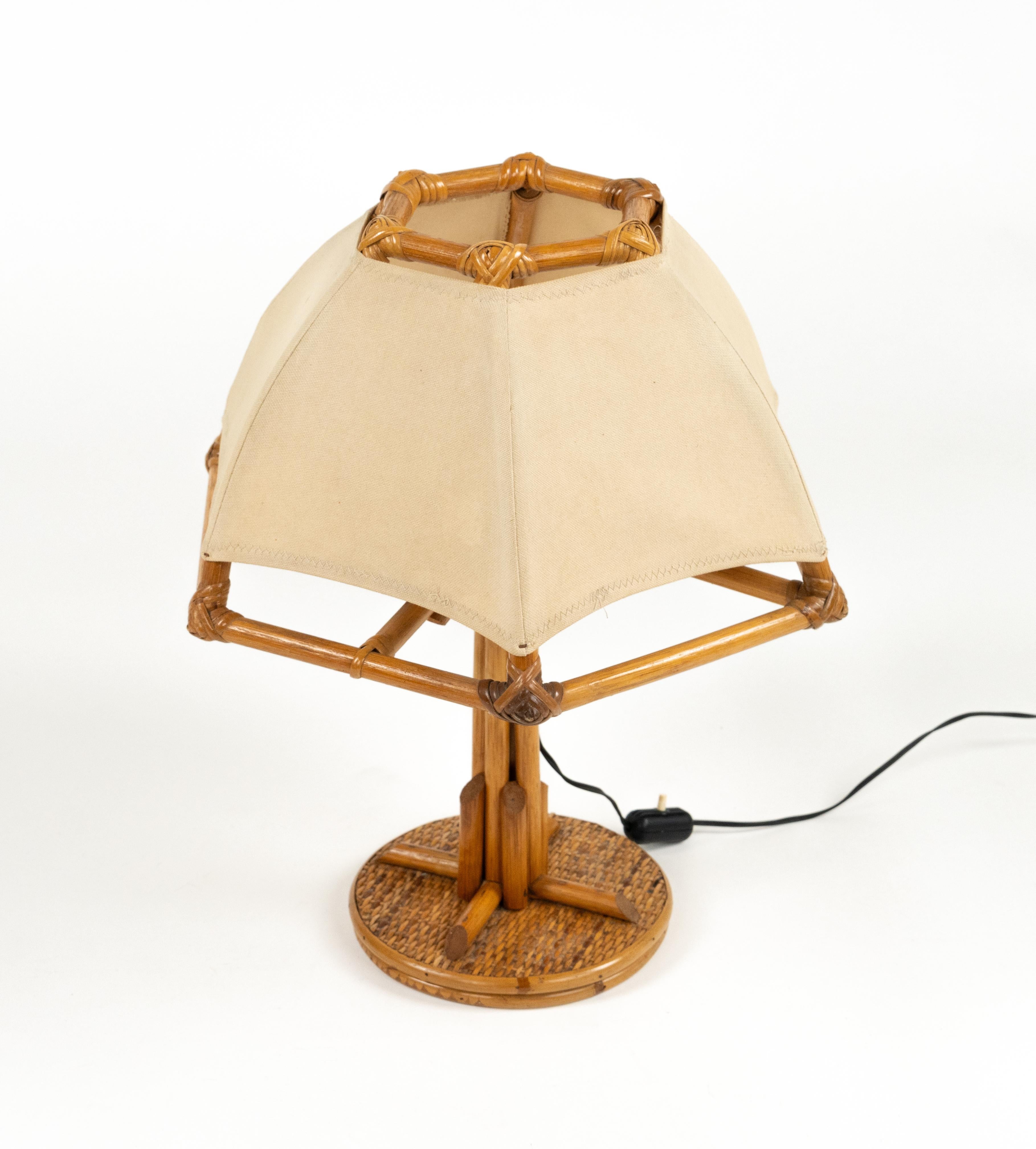 Mid-Century-Tischlampe aus Rattan und Bambus im Louis Sognot-Stil, Italien 1970er Jahre im Angebot 7