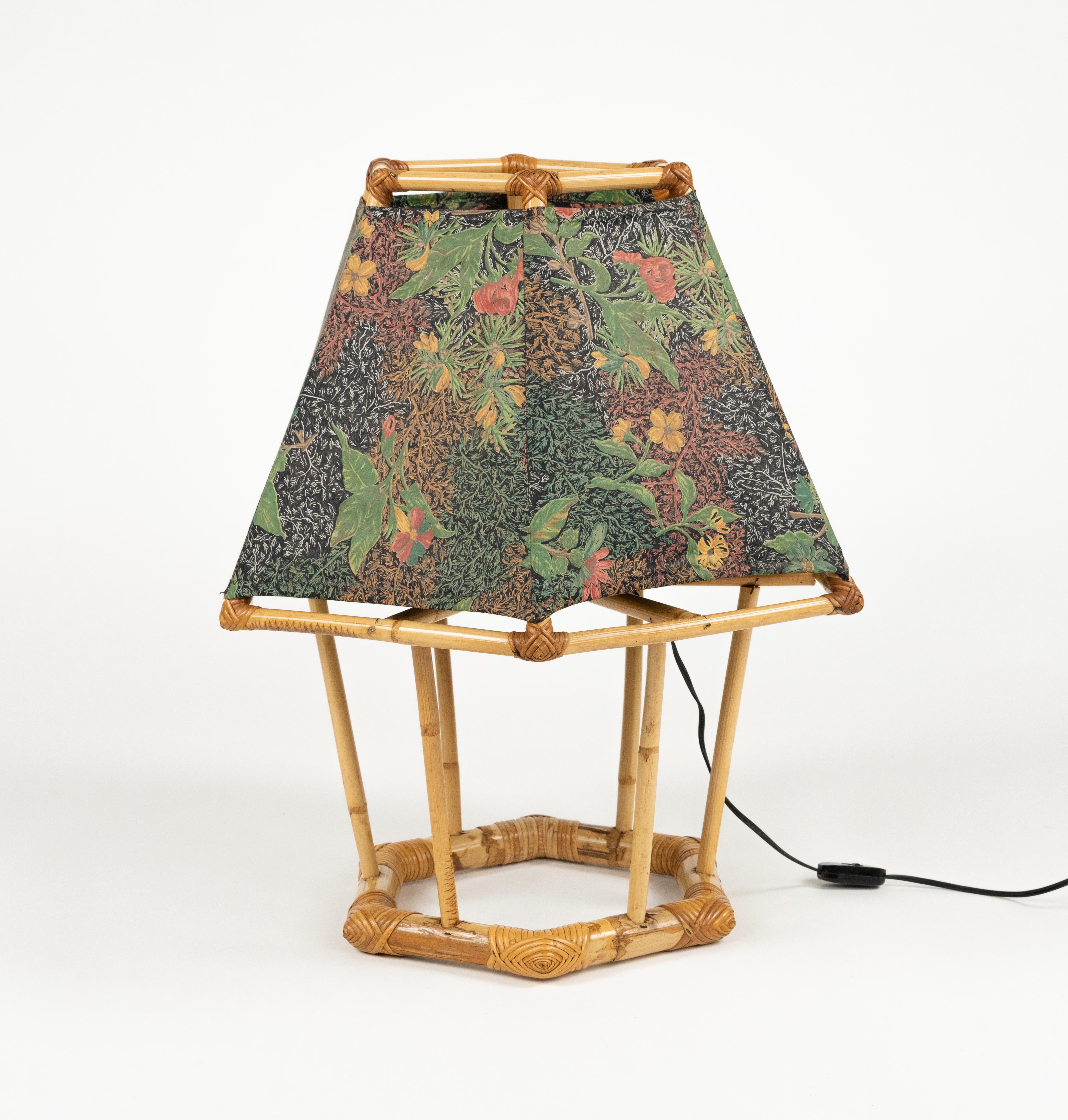 Midcentury Table Lamp Rattan and Bamboo Louis Sognot Style, Italy 1970s In Good Condition For Sale In Rome, IT