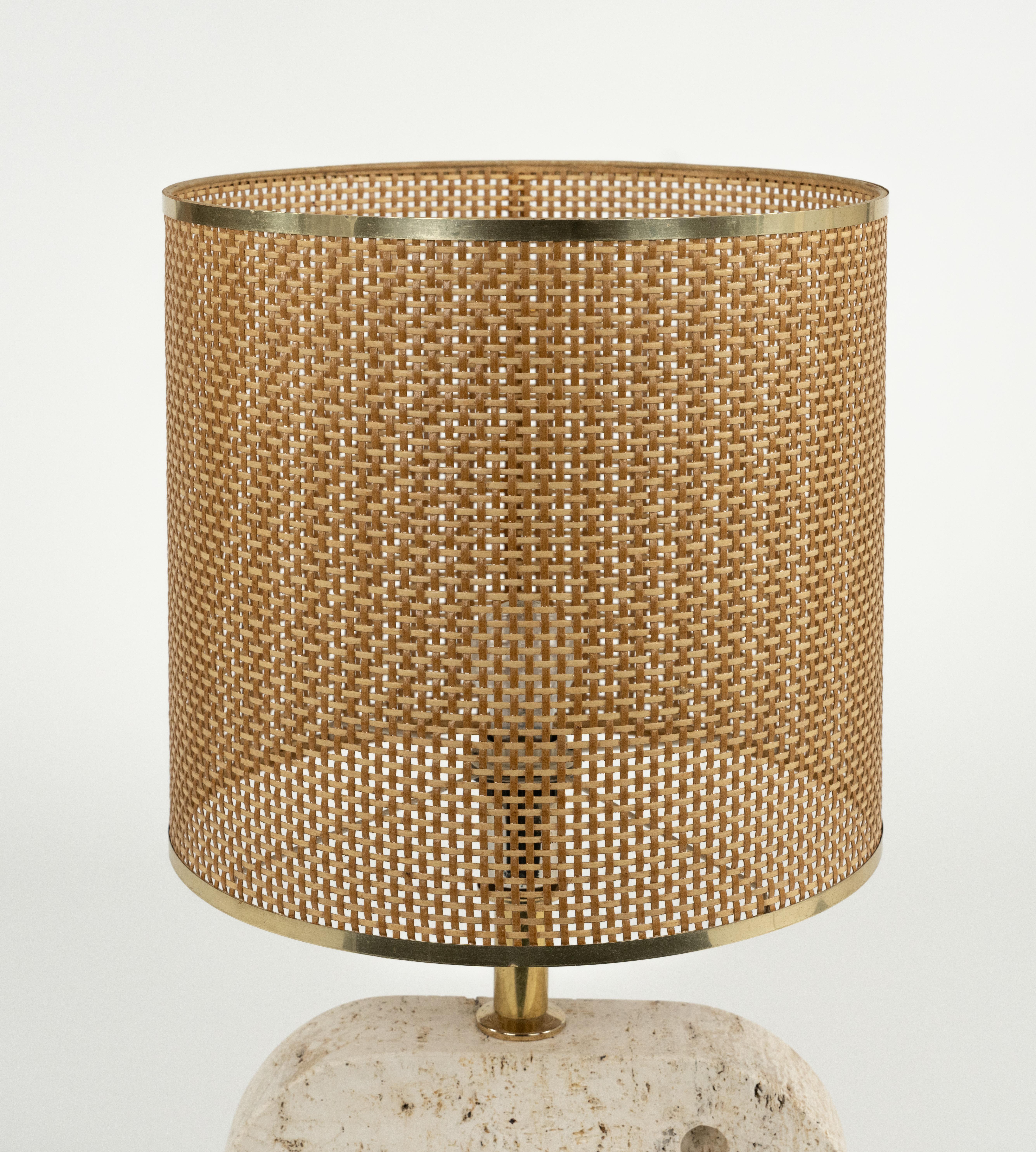 Midcentury Table Lamp Sculpture Elephant in Travertine and Wicker, Italy 1970s In Good Condition For Sale In Rome, IT