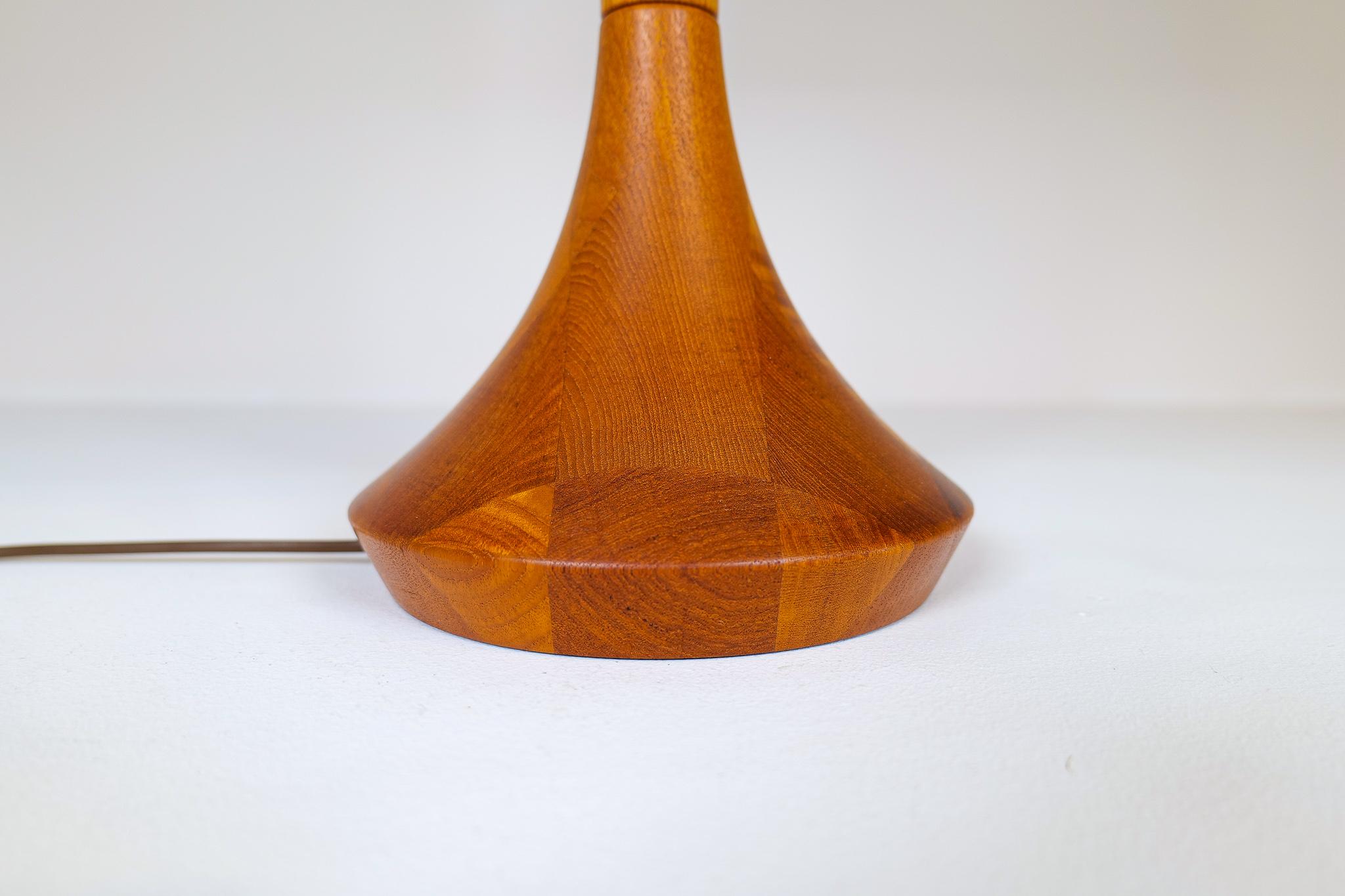 Midcentury Table Lamp Solid Teak Lisbeth Brams Denmark 1960s In Good Condition For Sale In Hillringsberg, SE