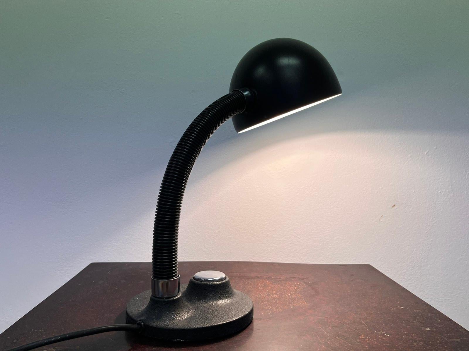 Tischlampe im Space Age-Stil aus der Mitte des Jahrhunderts, Egon Hillebrand, Deutschland, 1970er Jahre (Metall) im Angebot