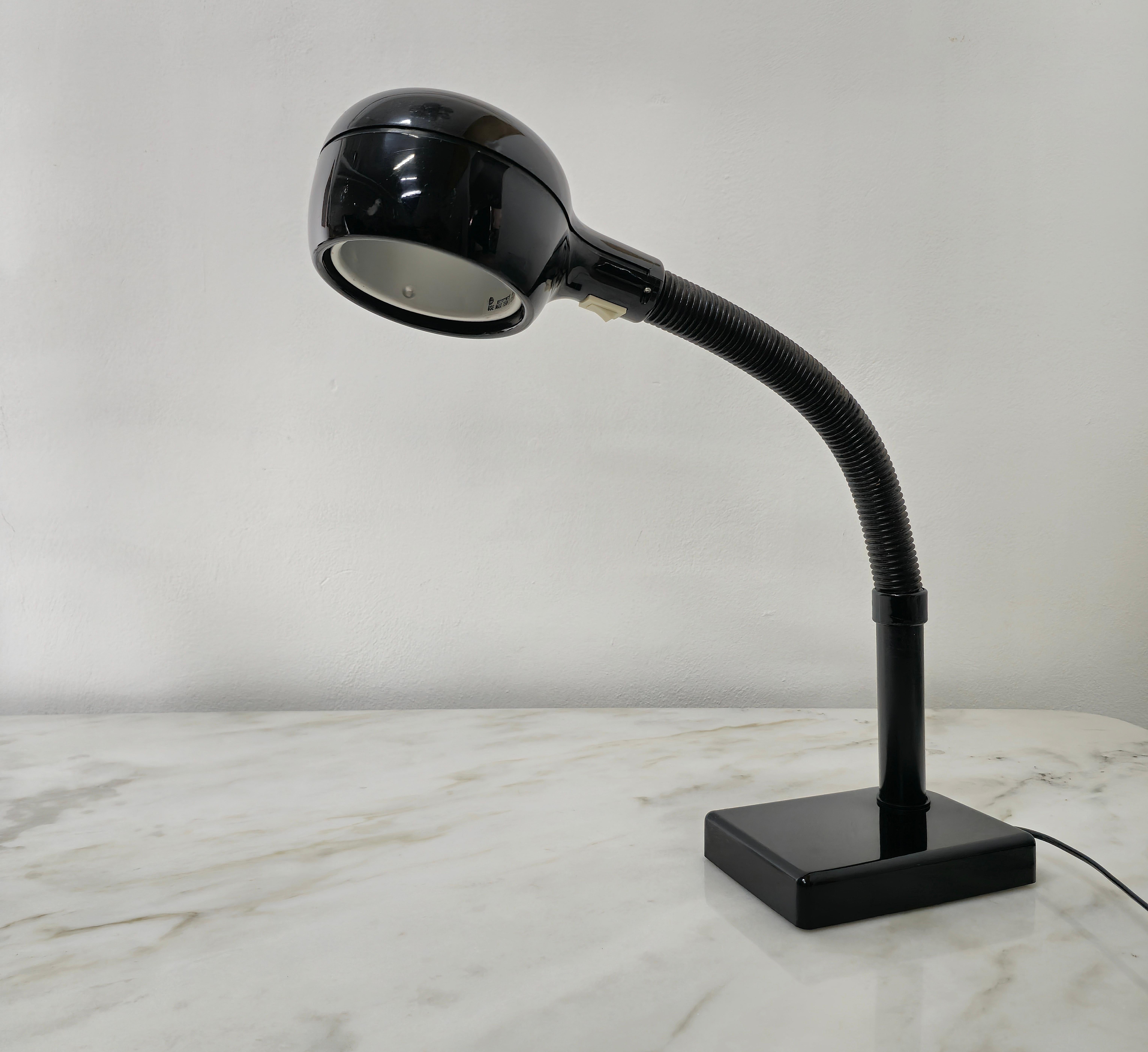 Midcentury Table Lamp Vico Magistretti Black Plastic Italian Design 1970s For Sale 2