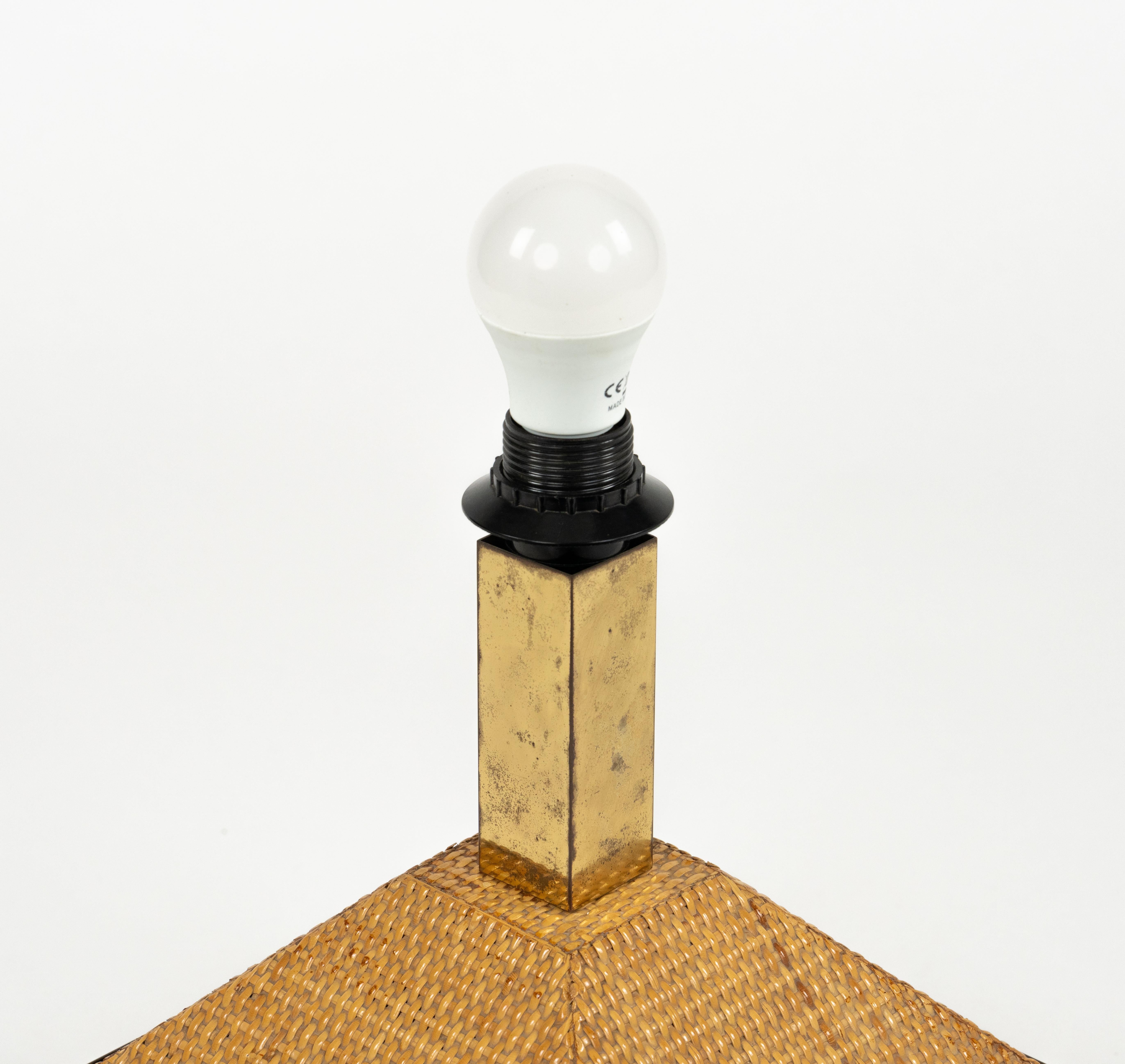 Midcentury Table Lamp Wicker and Brass Vivai Del Sud Style, Italy 1970s For Sale 4