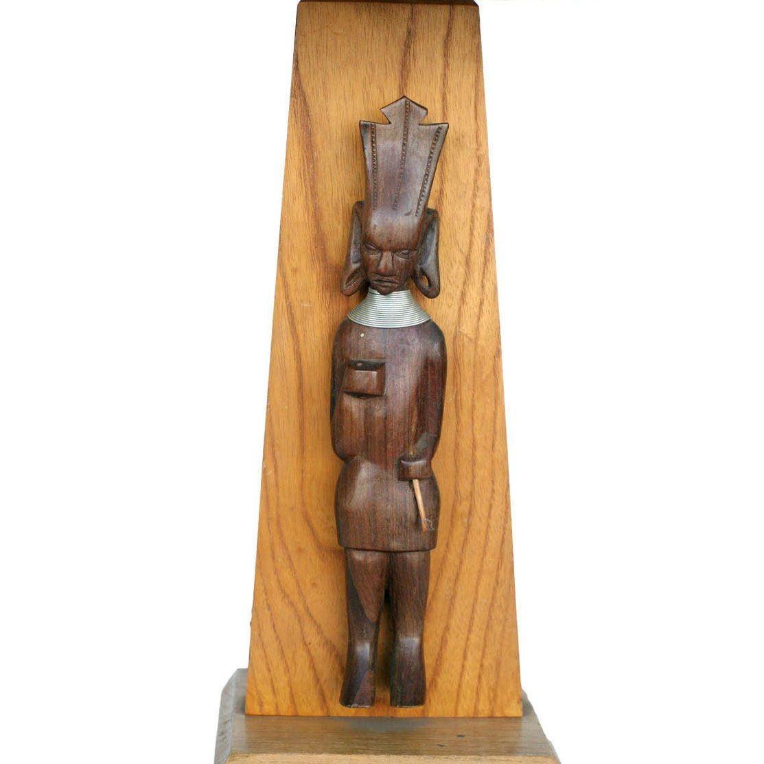 Milieu du XXe siècle Midcentury Table Lamp with African Carving en vente