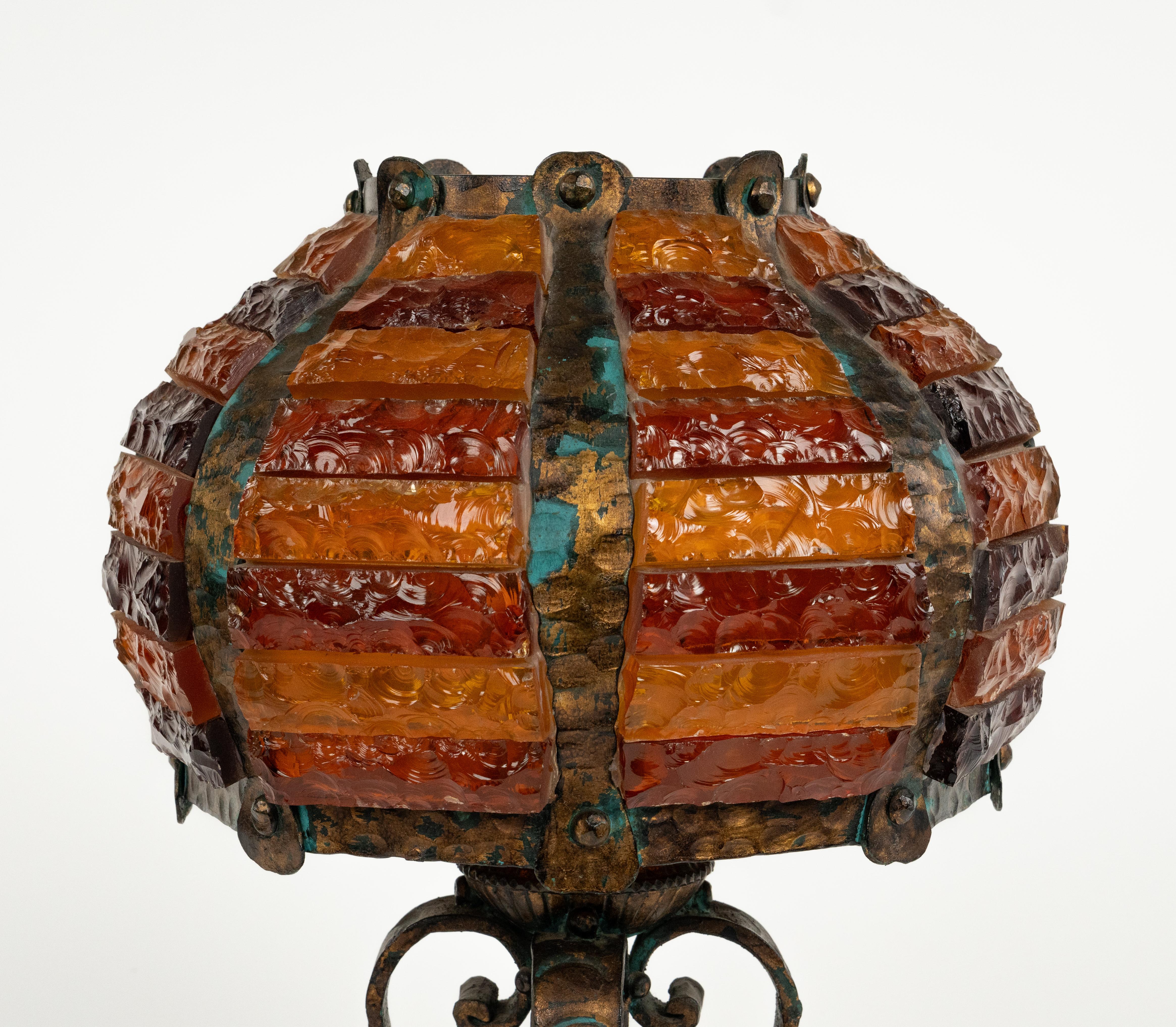 Mid-Century-Tischlampe aus Schmiedeeisen und gehämmertem Glas von Longobard, Italien, 1970er Jahre im Zustand „Gut“ im Angebot in Rome, IT