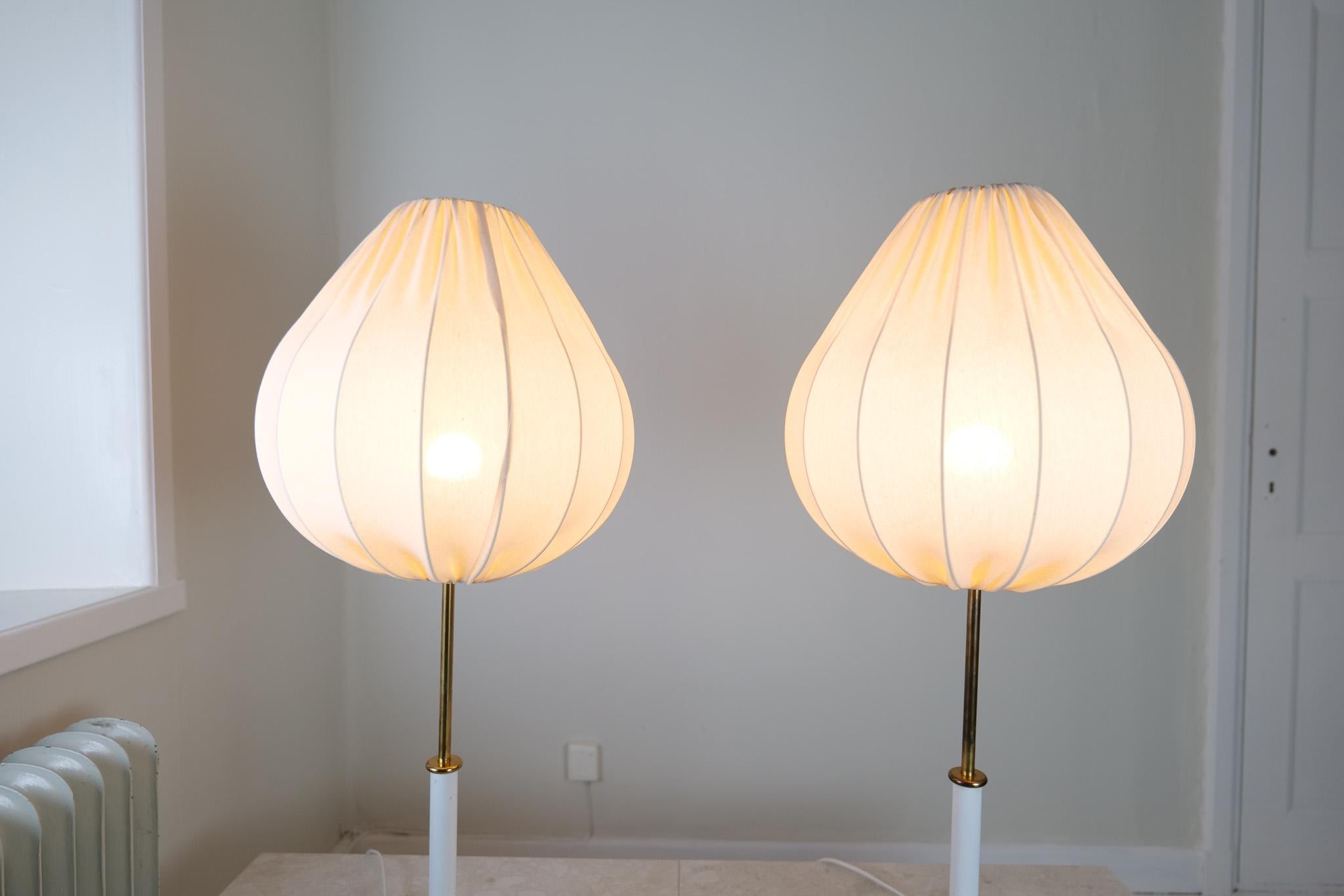 Lampes de table mi-siècle moderne, modèle 2466  par Josef Frank , Svenskt Tenn, Suède en vente 8