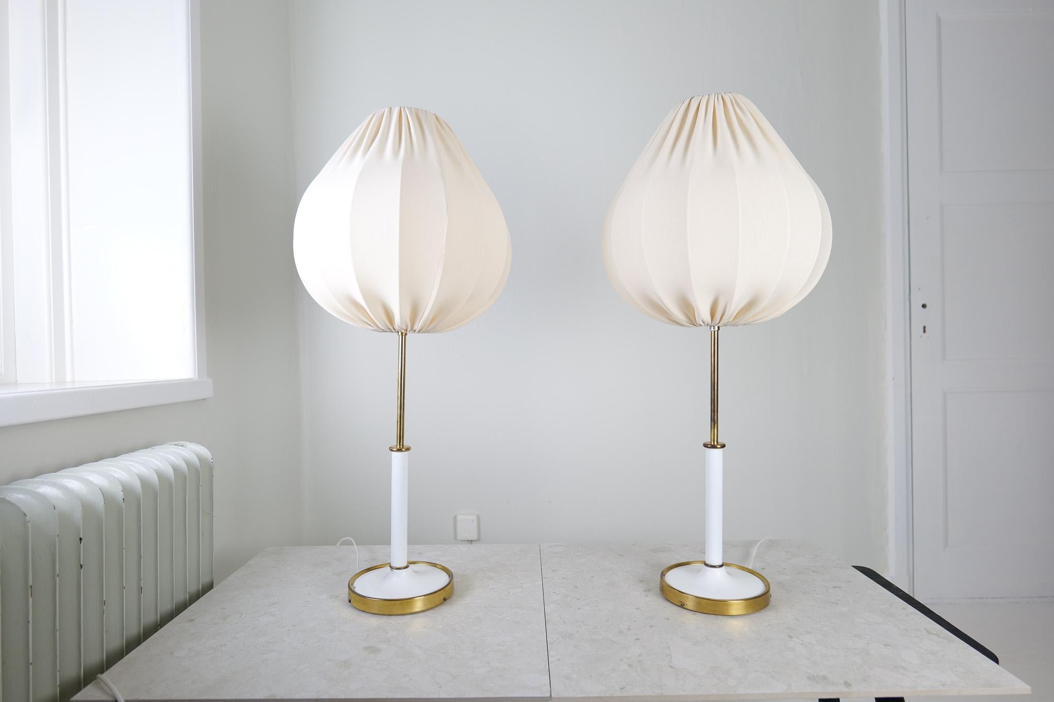 Mid-Century Modern Lampes de table mi-siècle moderne, modèle 2466  par Josef Frank , Svenskt Tenn, Suède en vente