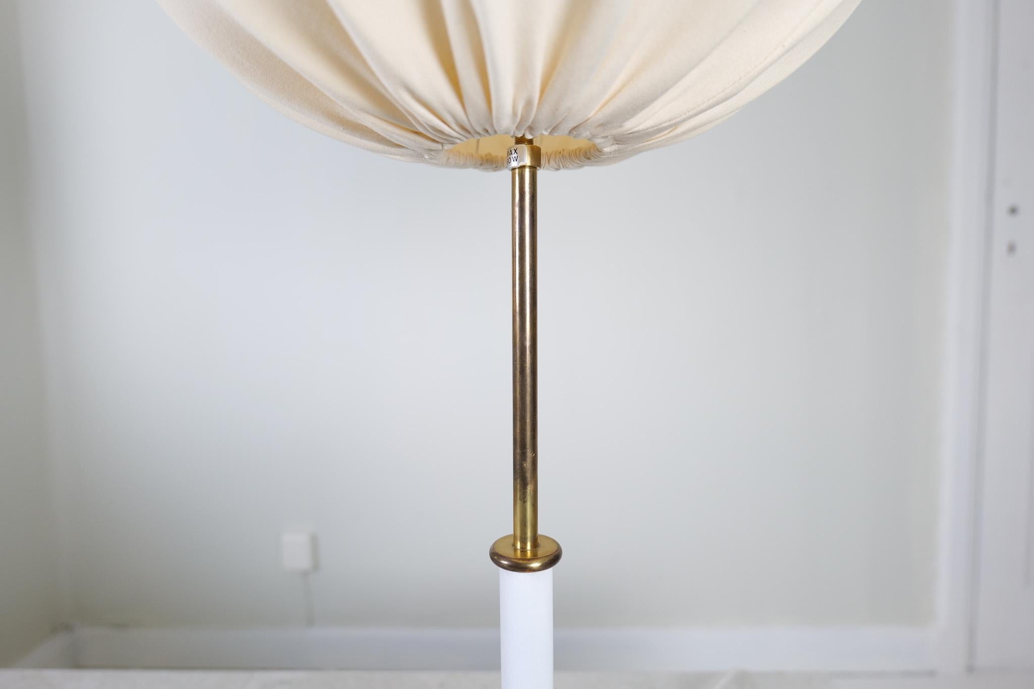 Milieu du XXe siècle Lampes de table mi-siècle moderne, modèle 2466  par Josef Frank , Svenskt Tenn, Suède en vente