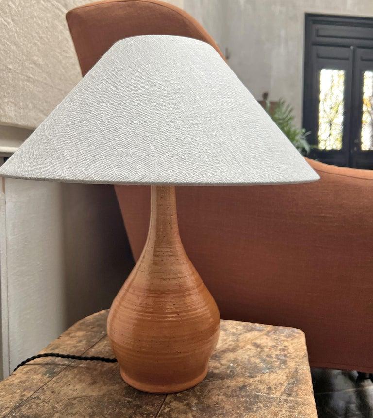 Lampe de bureau du milieu du siècle orange céramique en vente 2