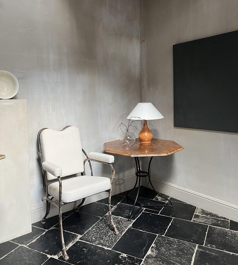 Moderne Lampe de bureau du milieu du siècle orange céramique en vente