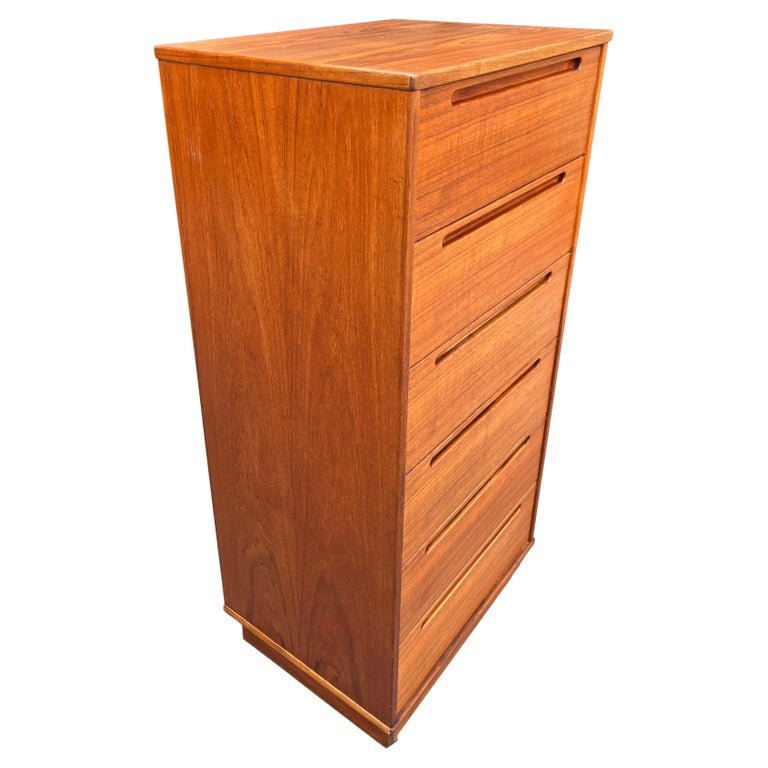 Midcentury Tall Teak Chest of Drawers For Sale at 1stDibs