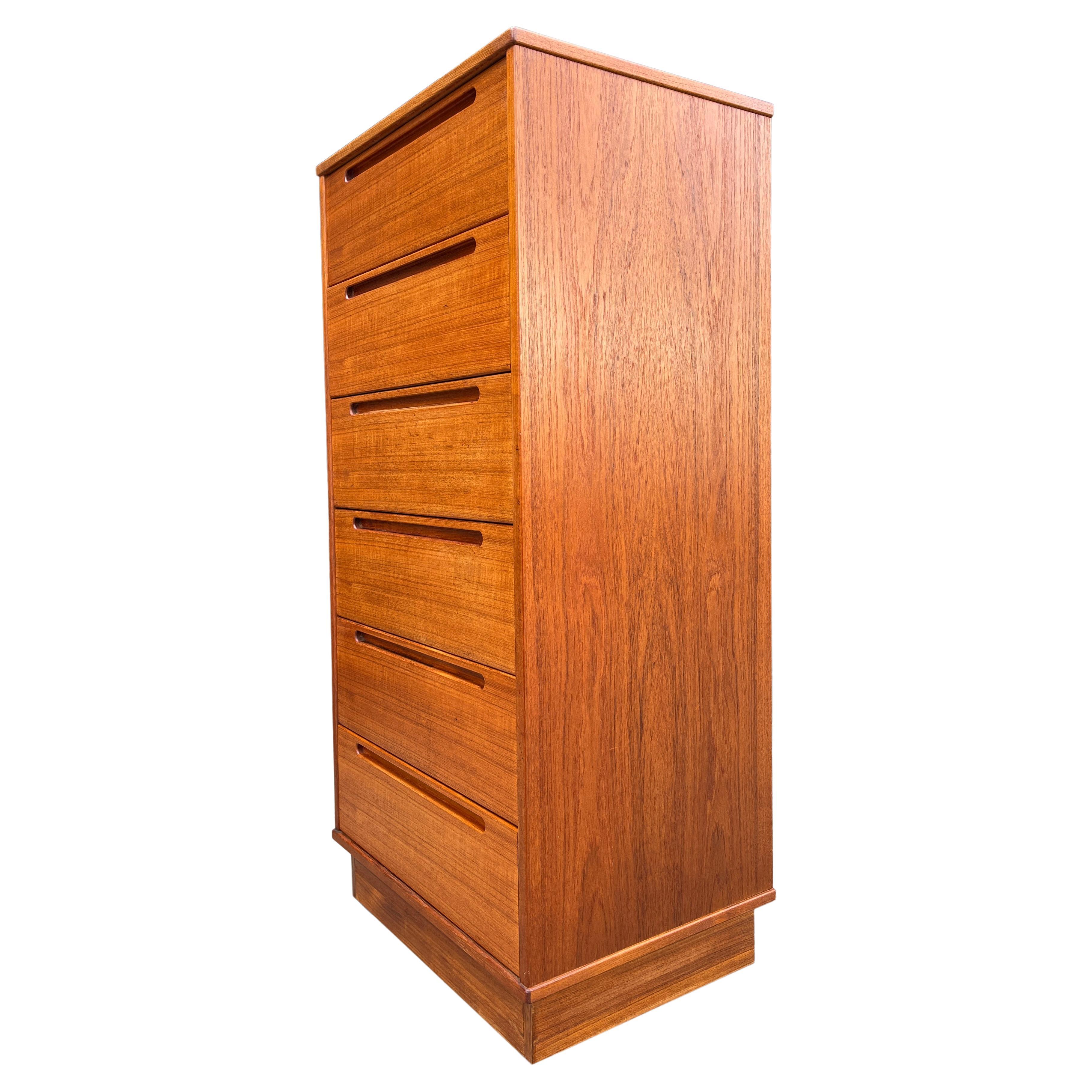 20th Century Midcentury Tall Teak Chest of Drawers For Sale