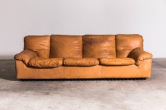 Midcentury Tan leather Bonheur Sofa by T. Ammannati & G.P.Vitellii