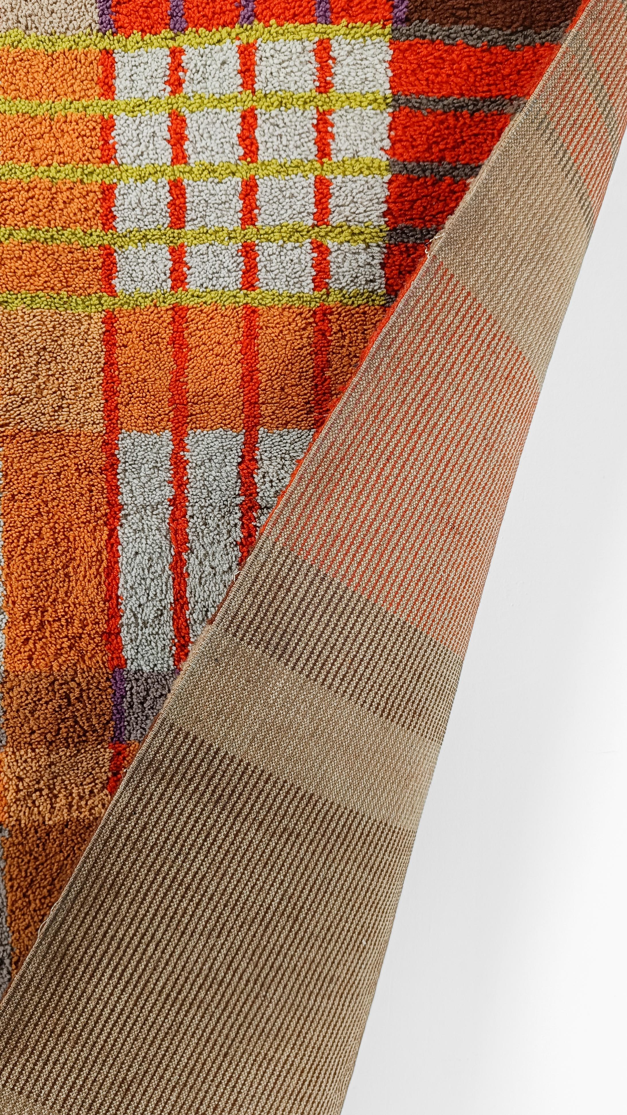 MidCentury Tartan Geometric Graphic Rug in Pure Wool, Italy 1970s For Sale 4