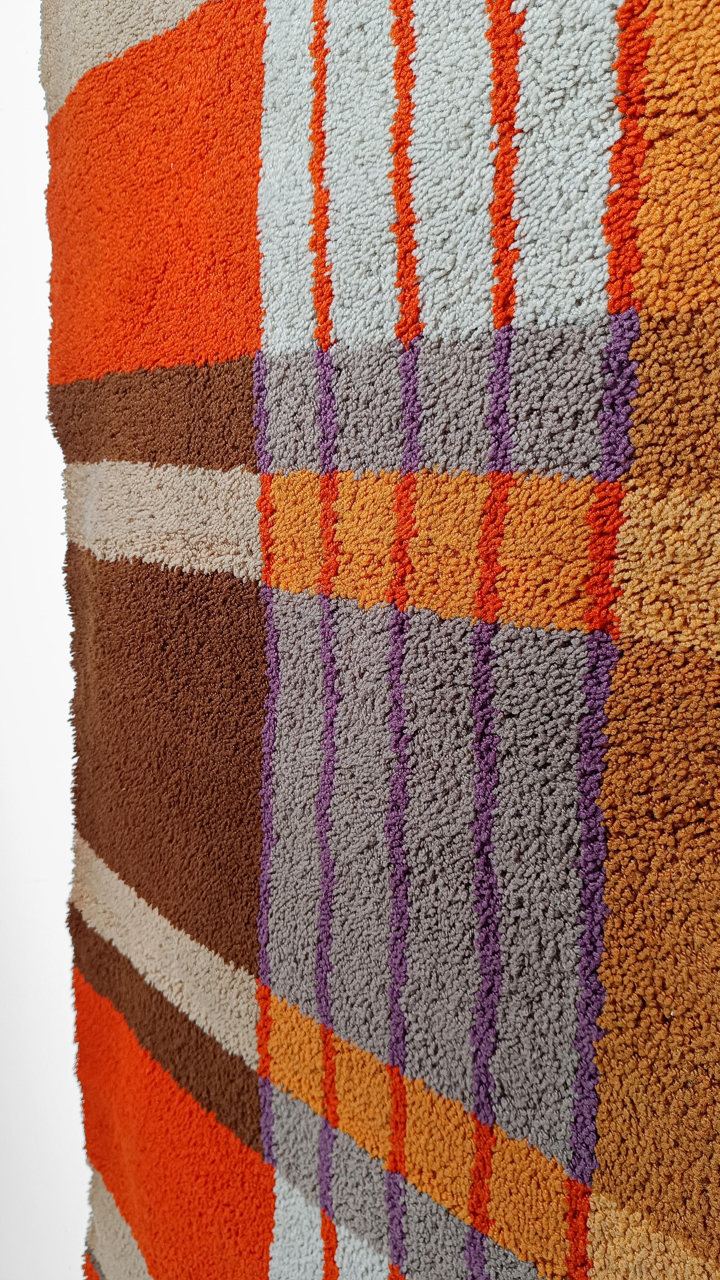 MidCentury Tartan Geometric Graphic Rug in Pure Wool, Italy 1970s For Sale 6