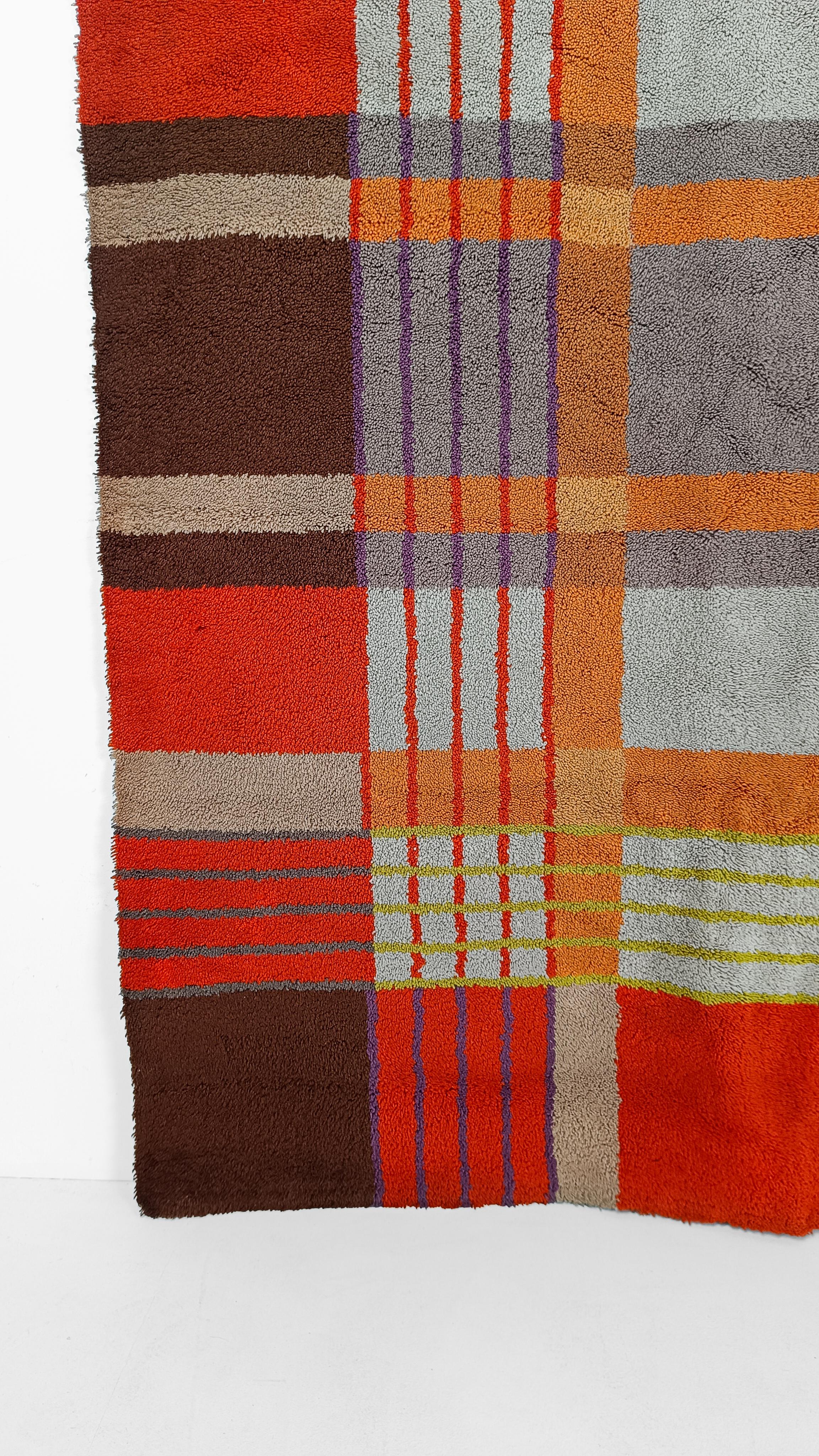 Space Age MidCentury Tartan Geometric Graphic Rug in Pure Wool, Italy 1970s For Sale