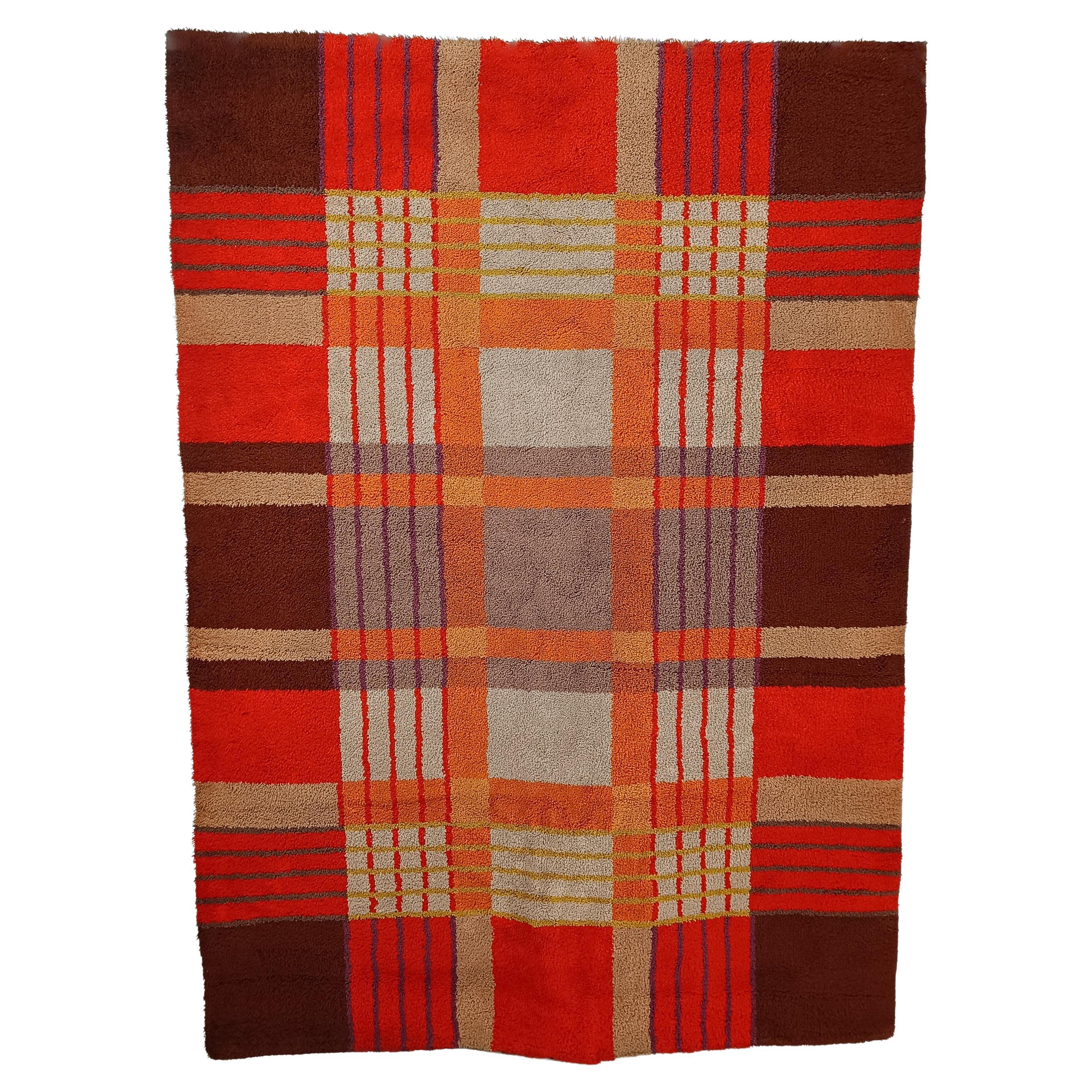 MidCentury Tartan Geometric Graphic Rug in Pure Wool, Italy 1970s