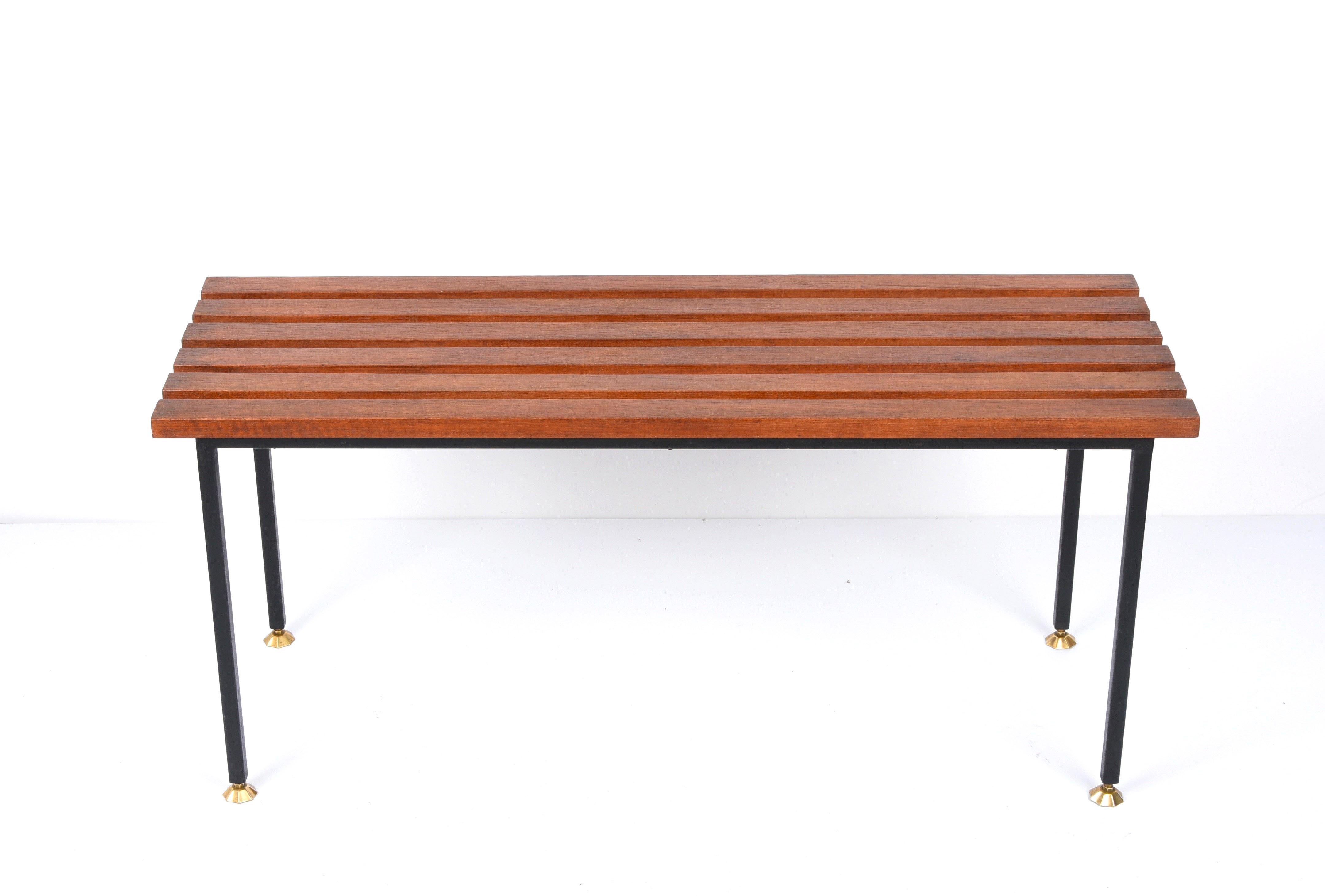 Midcentury Teak and Black Enameled Metal Italian Bench with Brass Feet, 1960s In Good Condition For Sale In Roma, IT