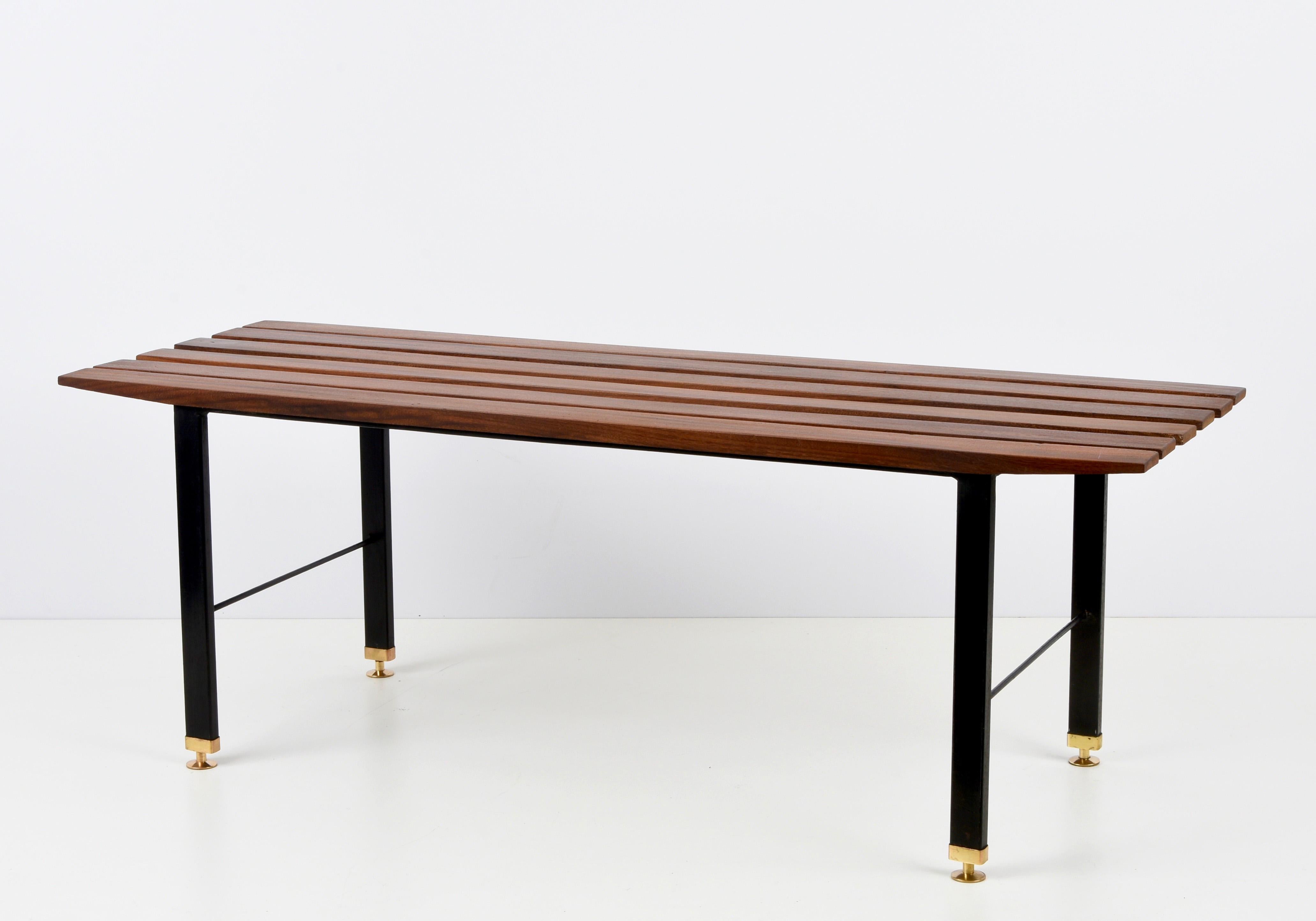 Mid-Century Teak and Black Enameled Metal Italian Bench with Brass Feet, 1960s In Good Condition In Roma, IT