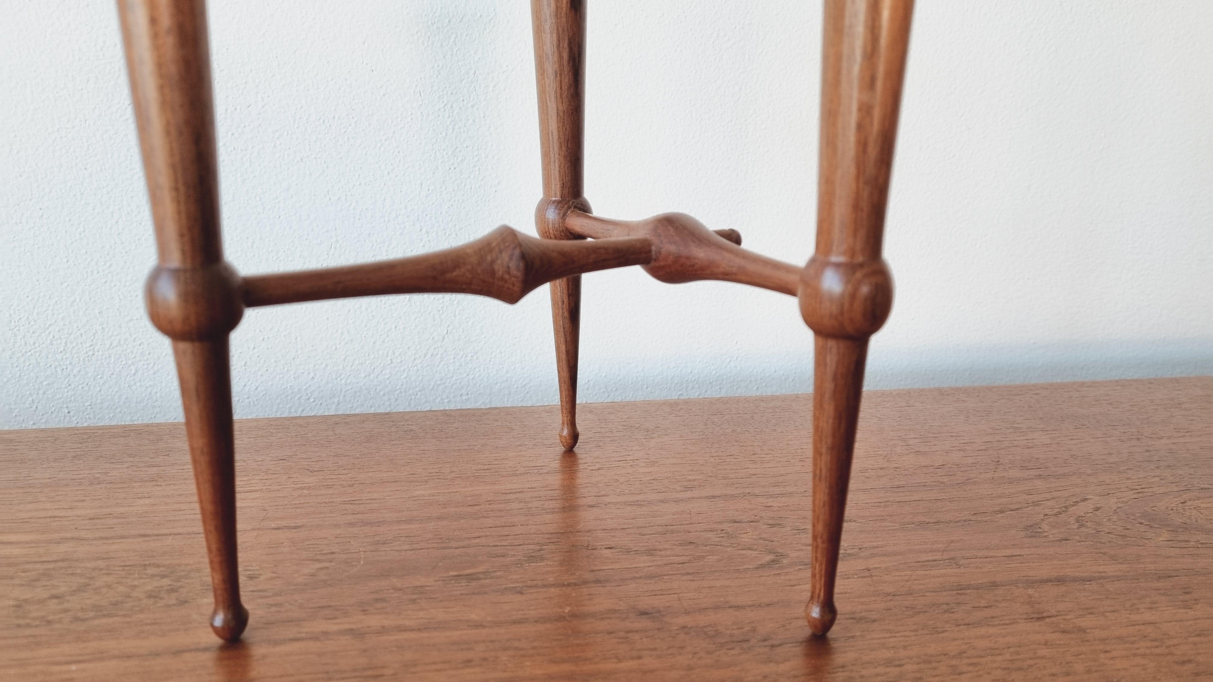 Ottone Portacandele da tavolo di metà secolo in teak e ottone, Danimarca, anni '60 in vendita