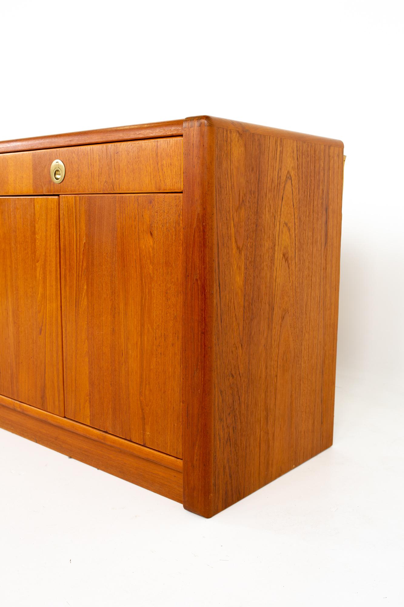 Mid Century Teak and Brass Sideboard Buffet Credenza In Good Condition In Countryside, IL