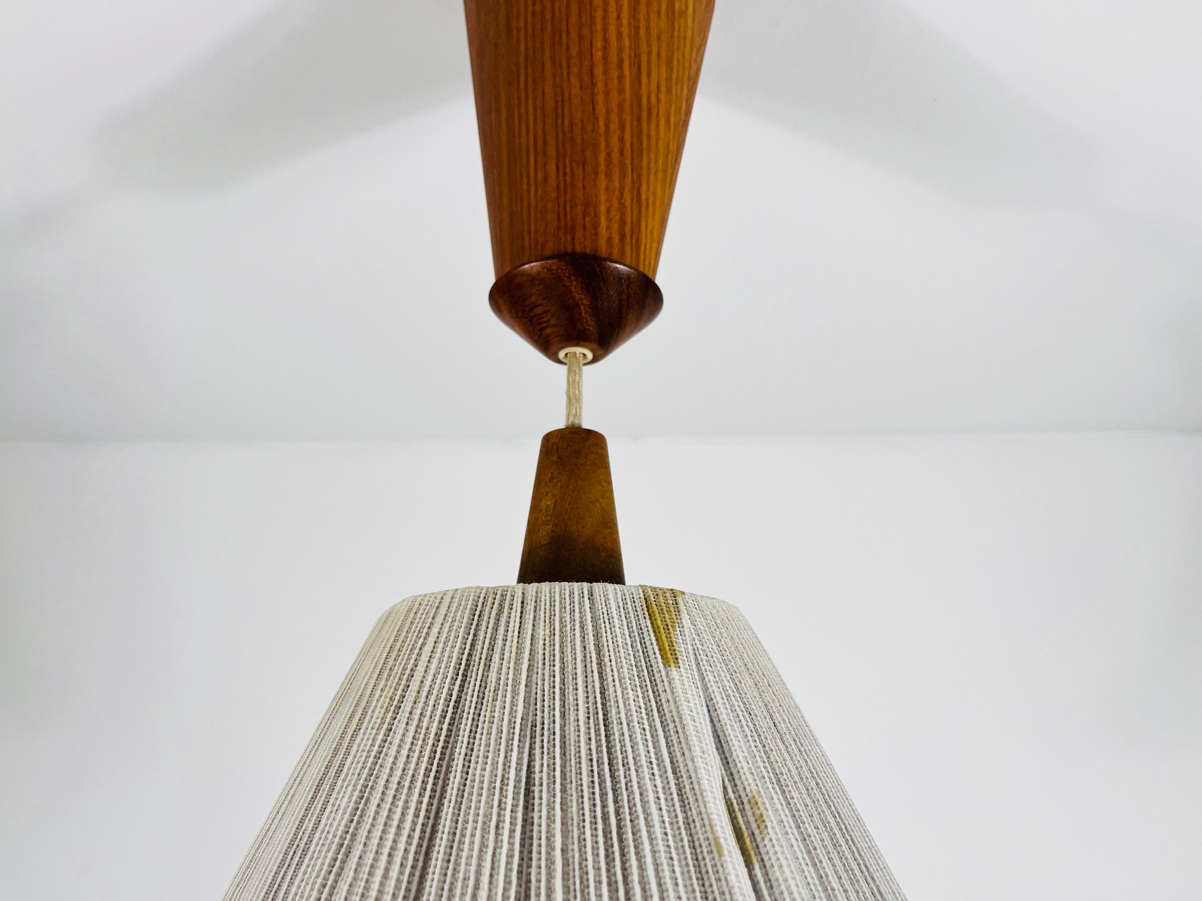 Lampada a sospensione di Temde con paralume in teak e corda, circa 1960 in vendita 3