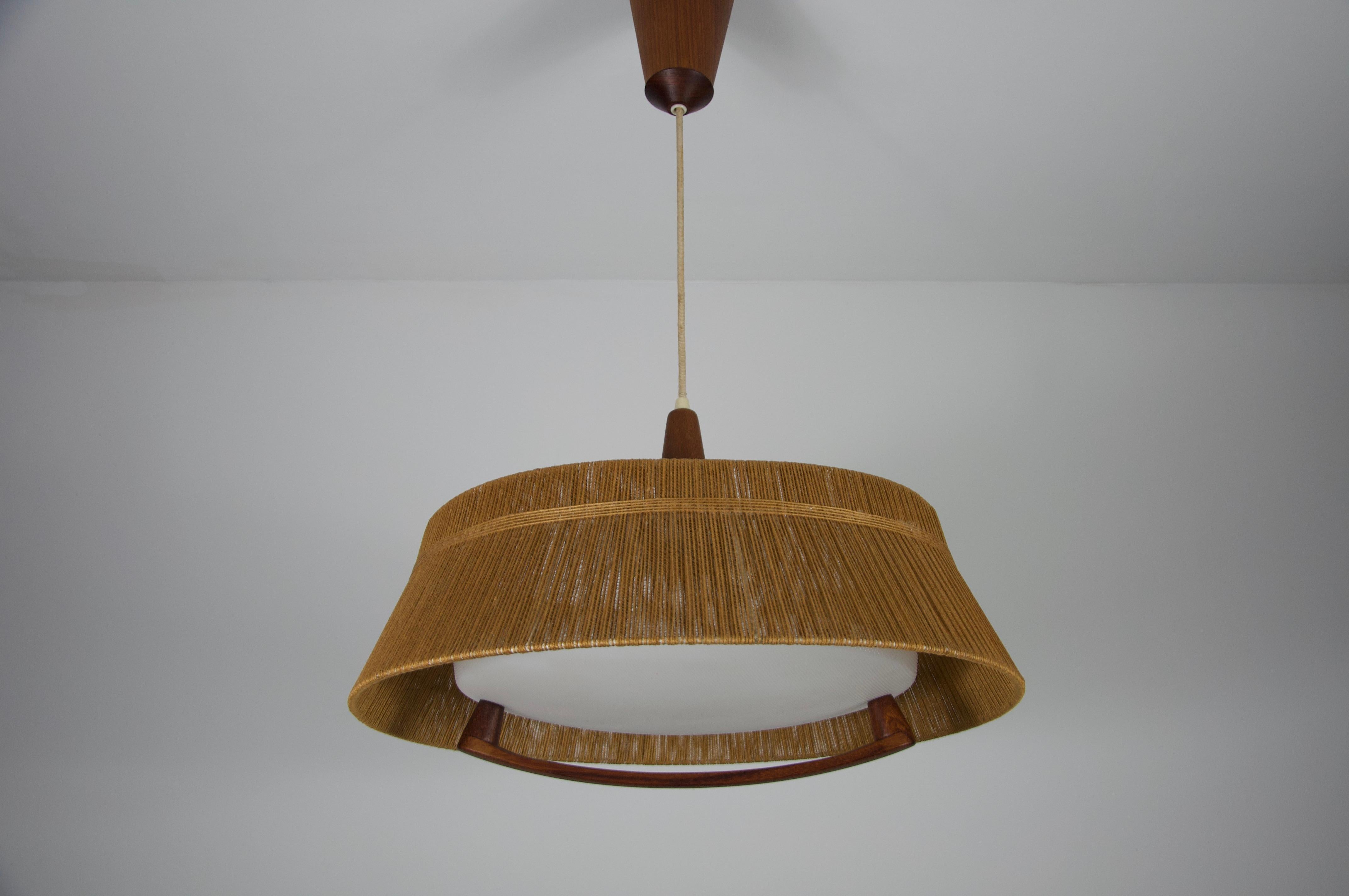 Midcentury Teak and Cord Shade Hanging Lamp by Temde, circa 1960 For Sale 3
