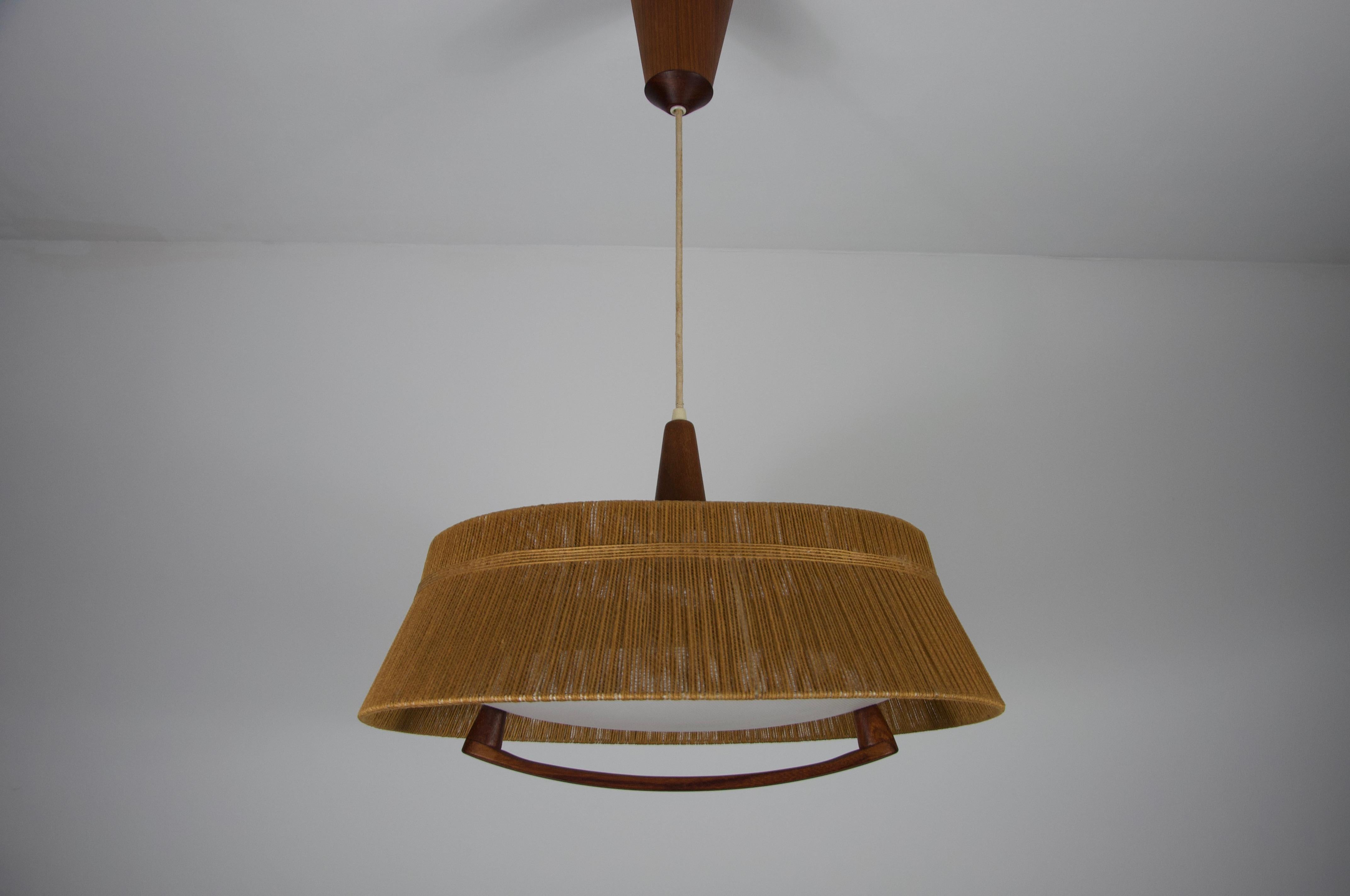Midcentury Teak and Cord Shade Hanging Lamp by Temde, circa 1960 For Sale 1