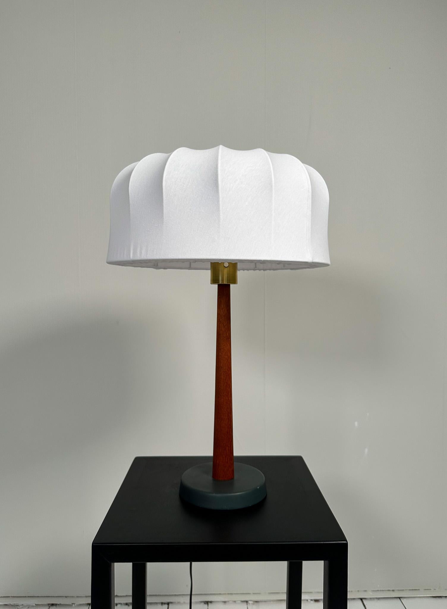 Swedish Midcentury Teak and Cotton Table Lamp by Einar Bäckström, Sweden, 1950s For Sale