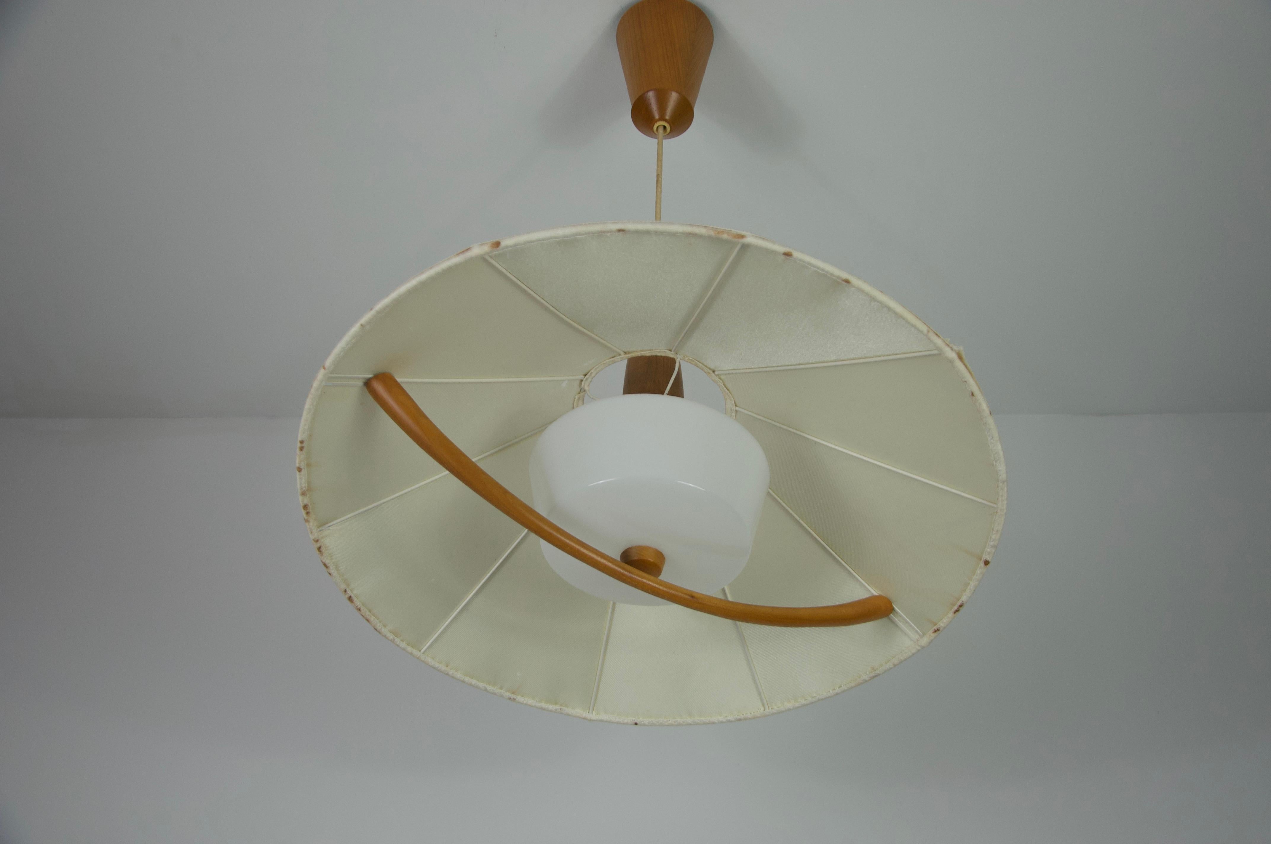 Lampada a sospensione in teak e con paralume in tessuto di Temde, circa 1960 in vendita 4