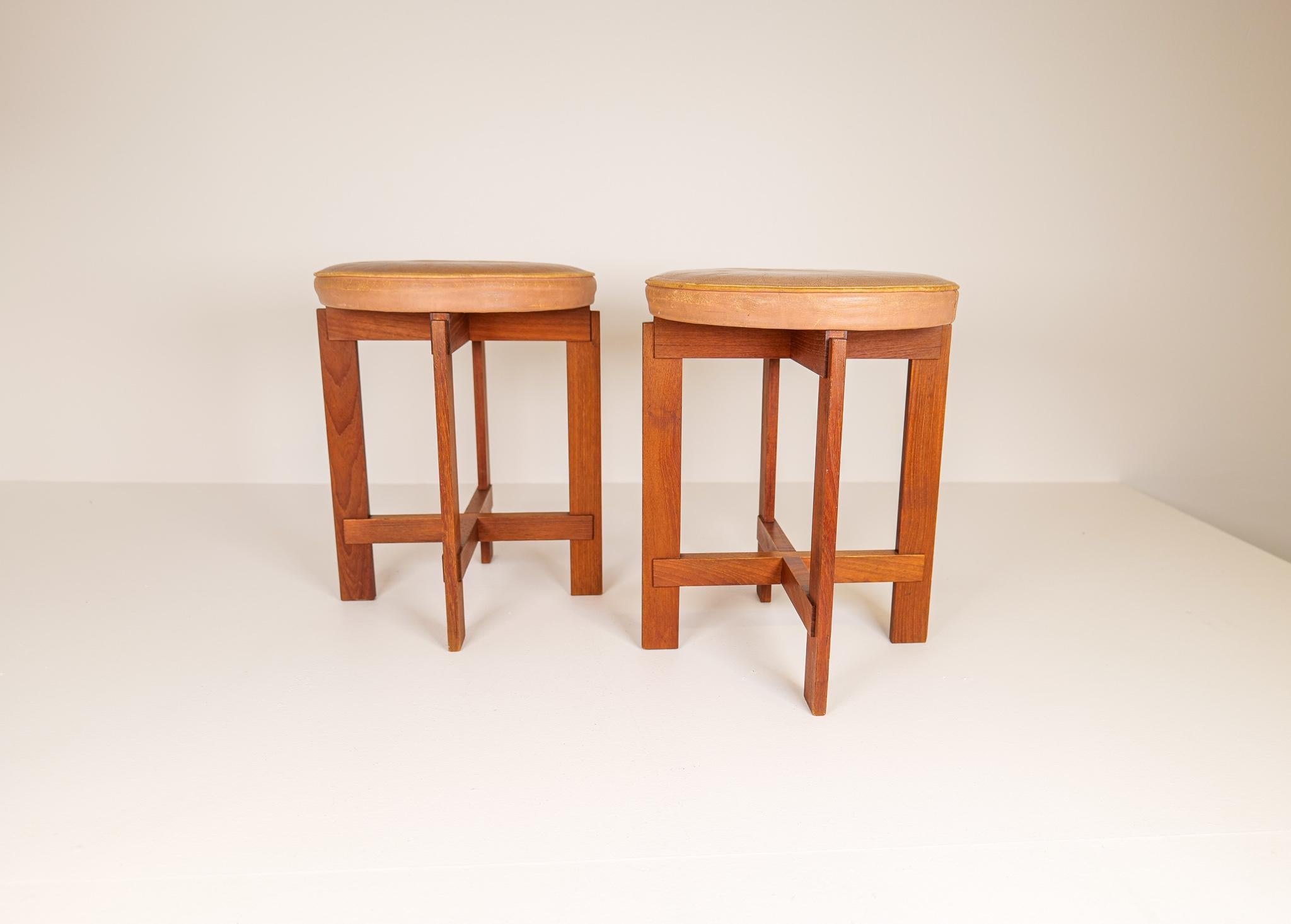 Swedish Midcentury Teak and Leather Stools Uno & Östen Kristiansson for Luxus, Sweden For Sale