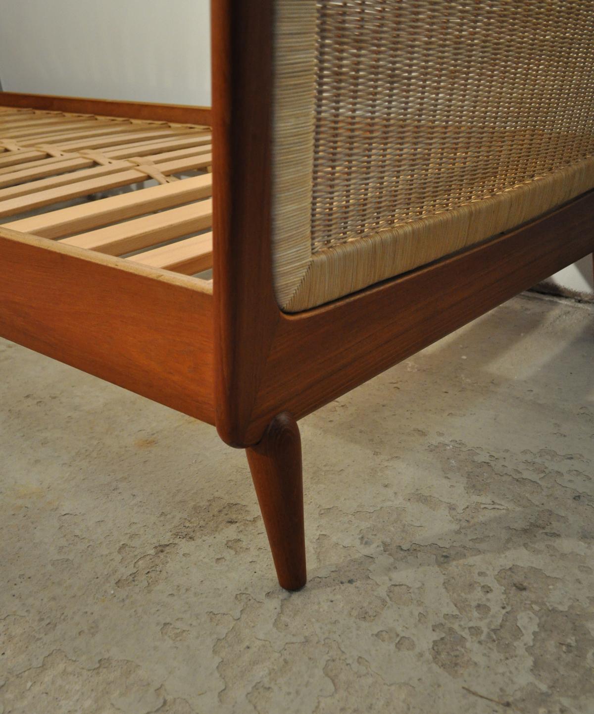 Midcentury Teak Bed with Woven Cane Head and Footboard In Good Condition In Vordingborg, DK