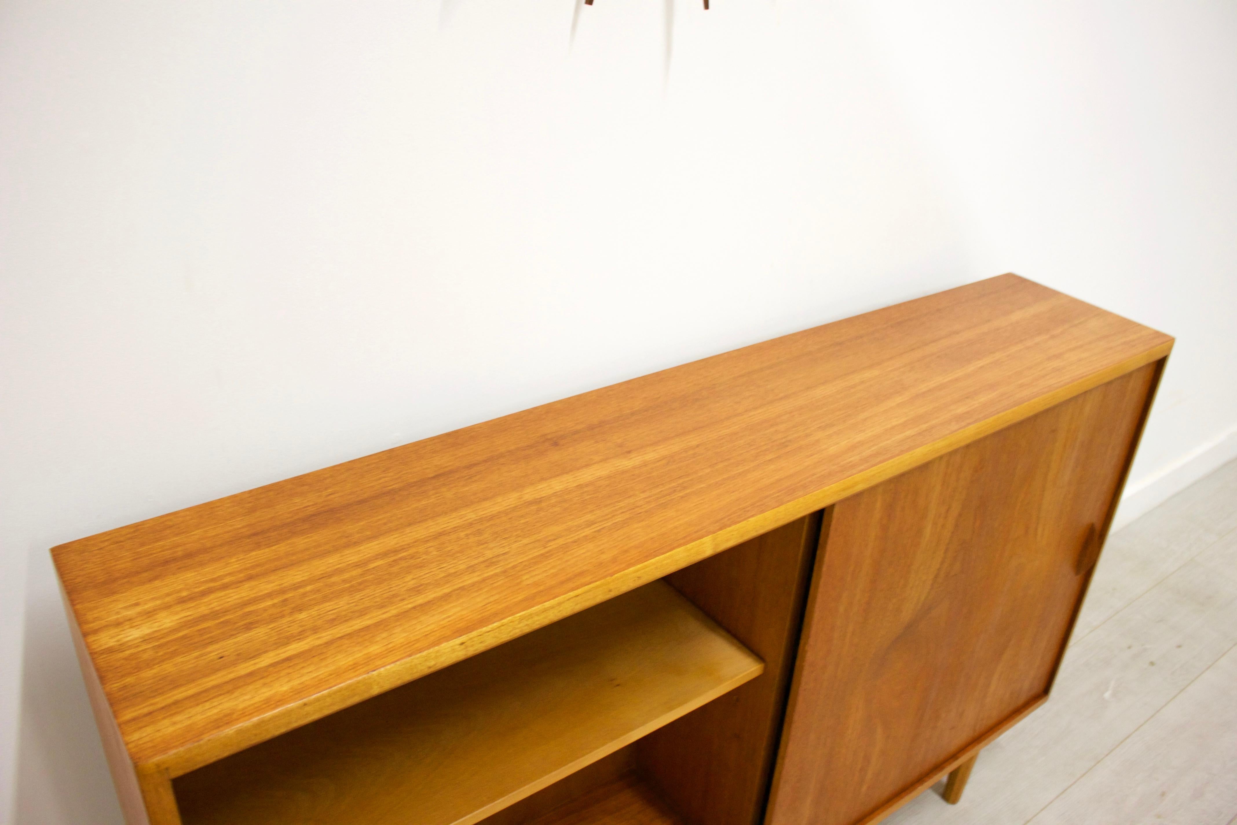 Midcentury Teak Bookcase In Good Condition For Sale In South Shields, Tyne and Wear