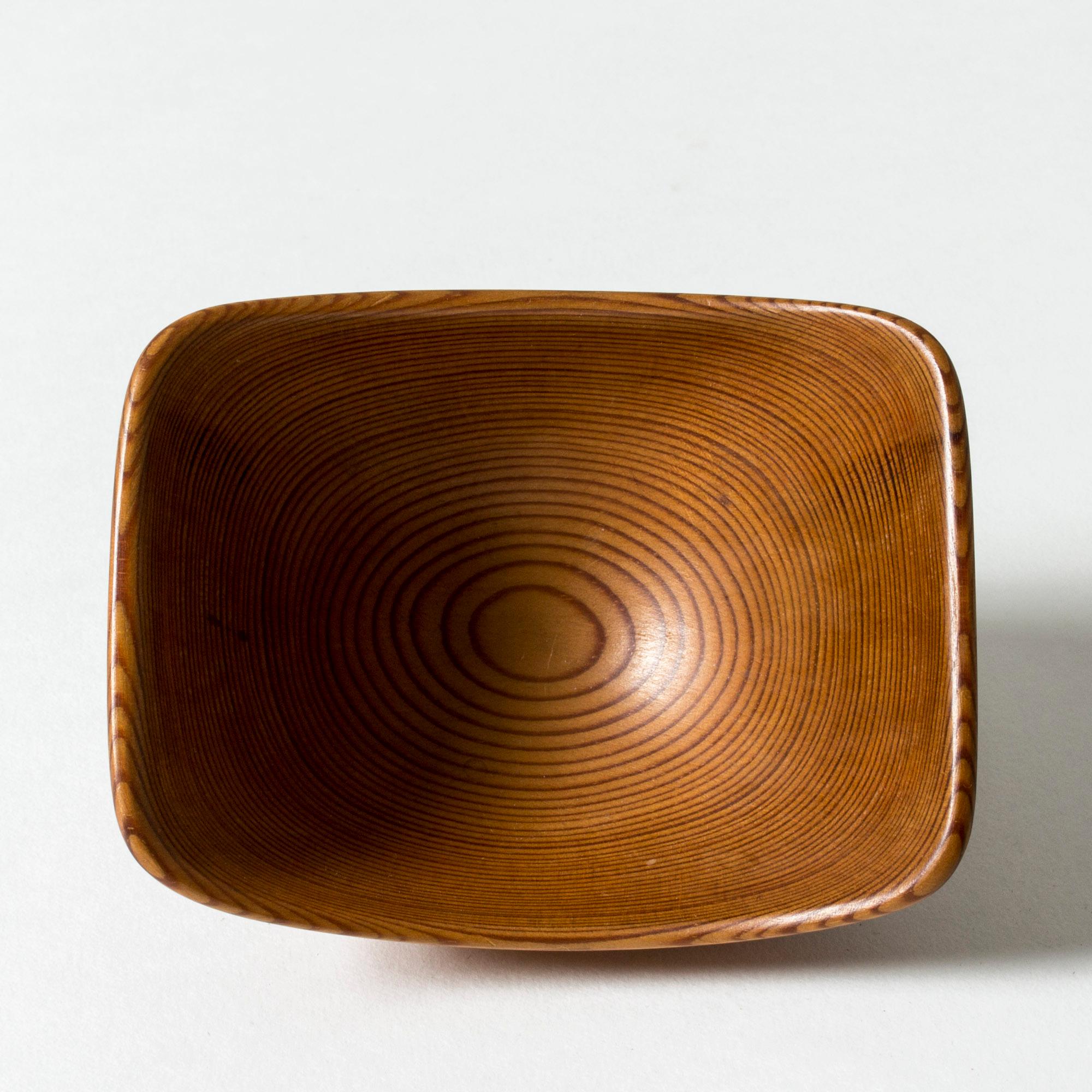 Mid Century teak bowl by Johnny Mattsson, Sweden, 1950s In Good Condition For Sale In Stockholm, SE