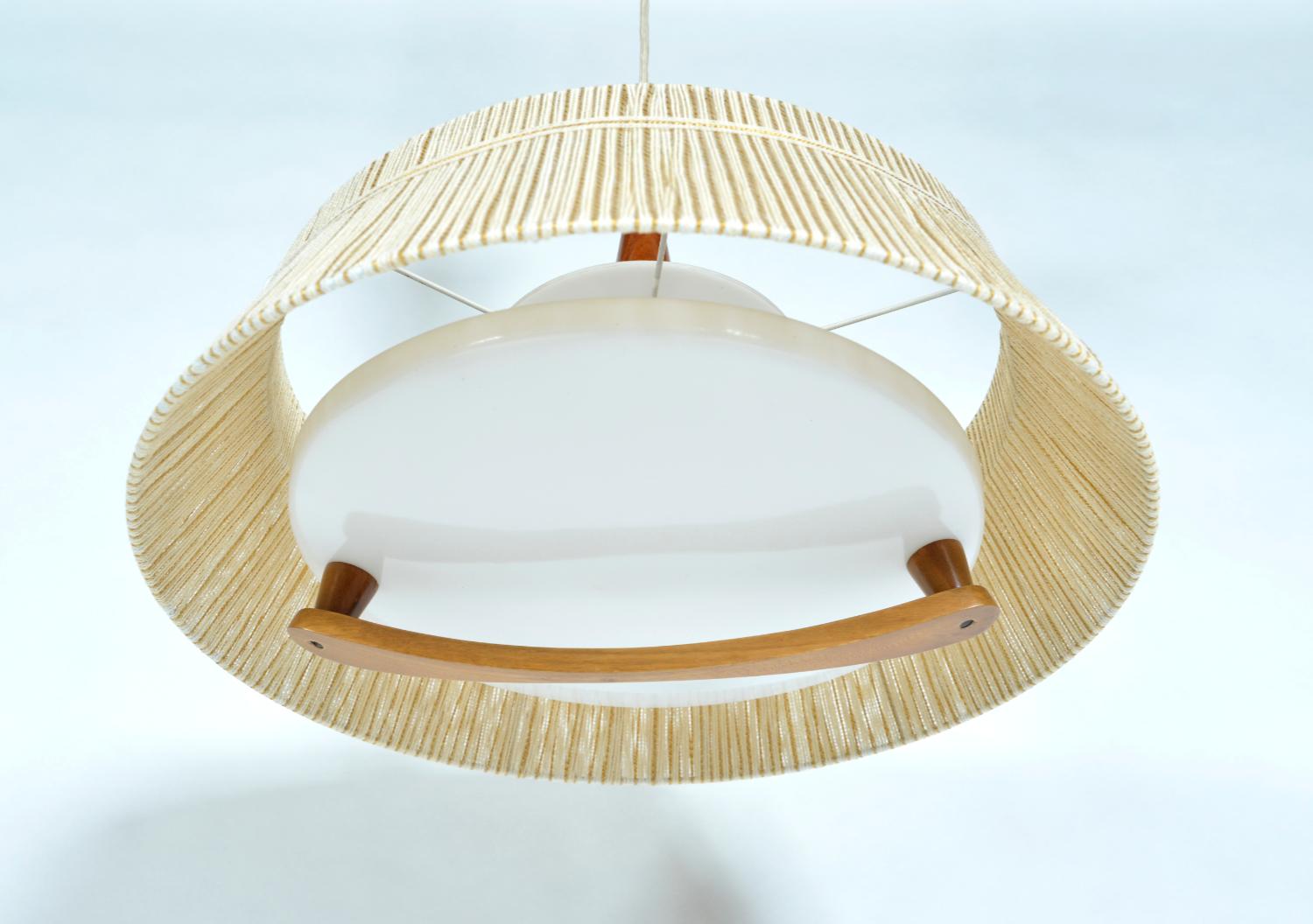 Lampe à suspension Rise and Fall en teck et tressage du milieu du siècle par Swiss Co Temde Leuchten en vente 4