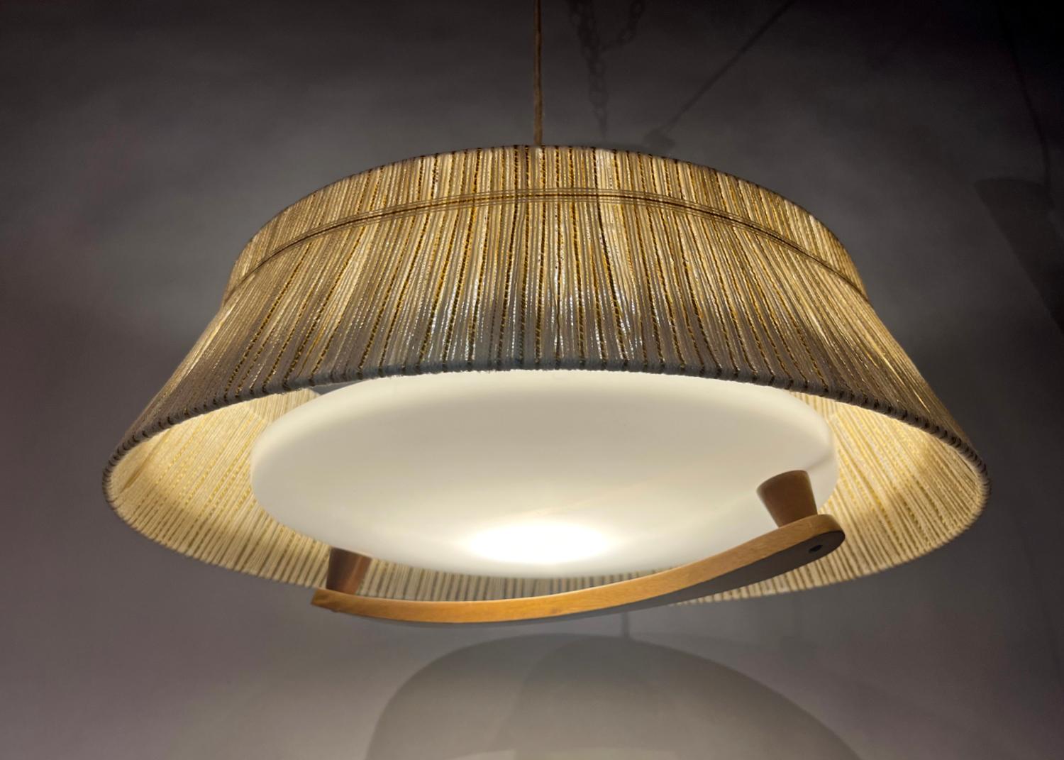 Lampe à suspension Rise and Fall en teck et tressage du milieu du siècle par Swiss Co Temde Leuchten en vente 8
