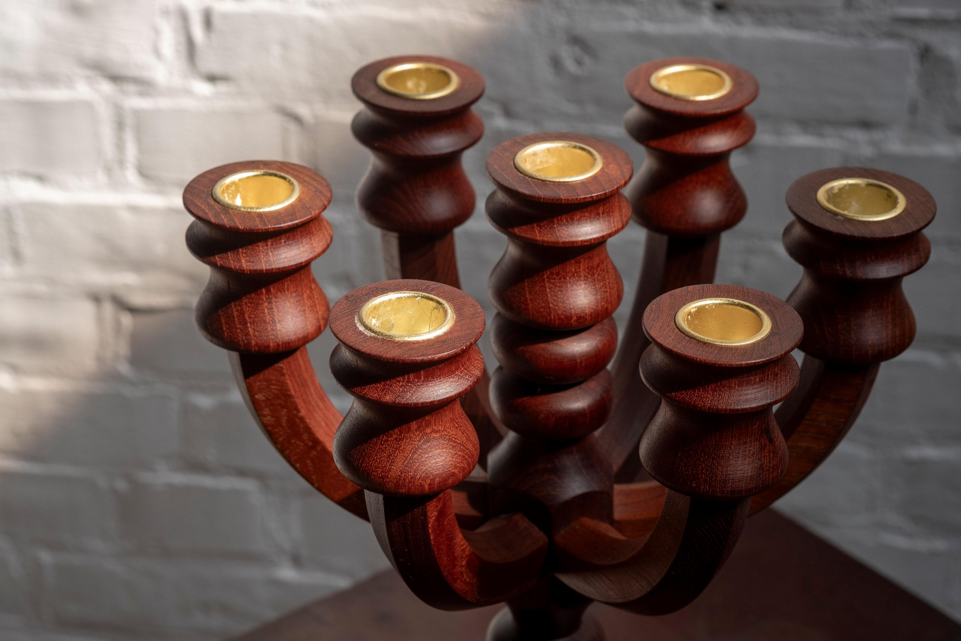 Scandinavo moderno Portacandele in teak del Medioevo per 7 candele, Danimarca in vendita