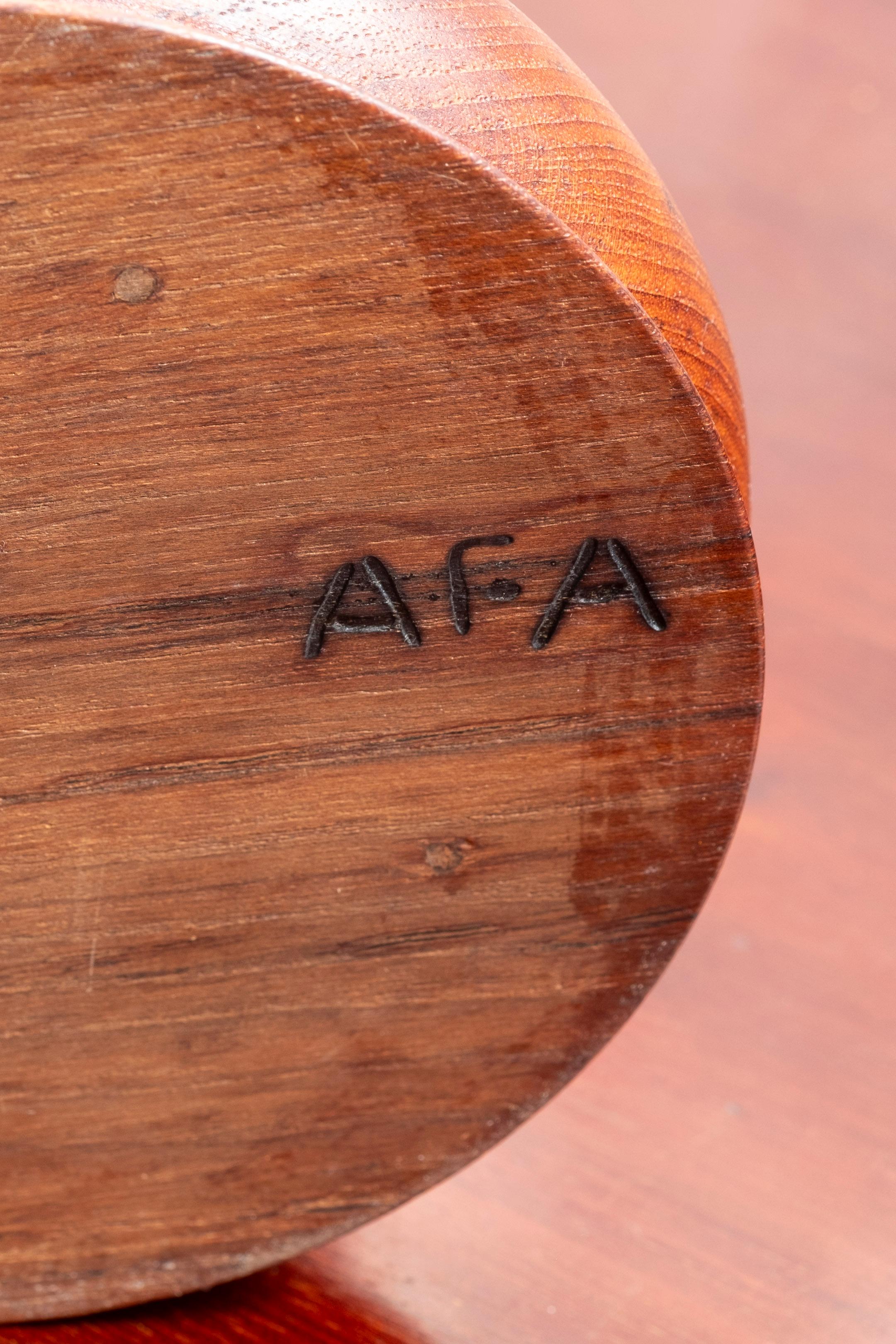 Metà XX secolo Portacandele in teak del Medioevo per 7 candele, Danimarca in vendita